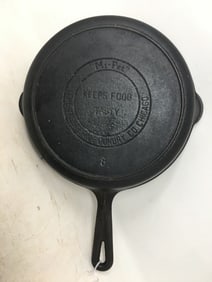 Mi-Pet No. 8 Cast Iron Skillet