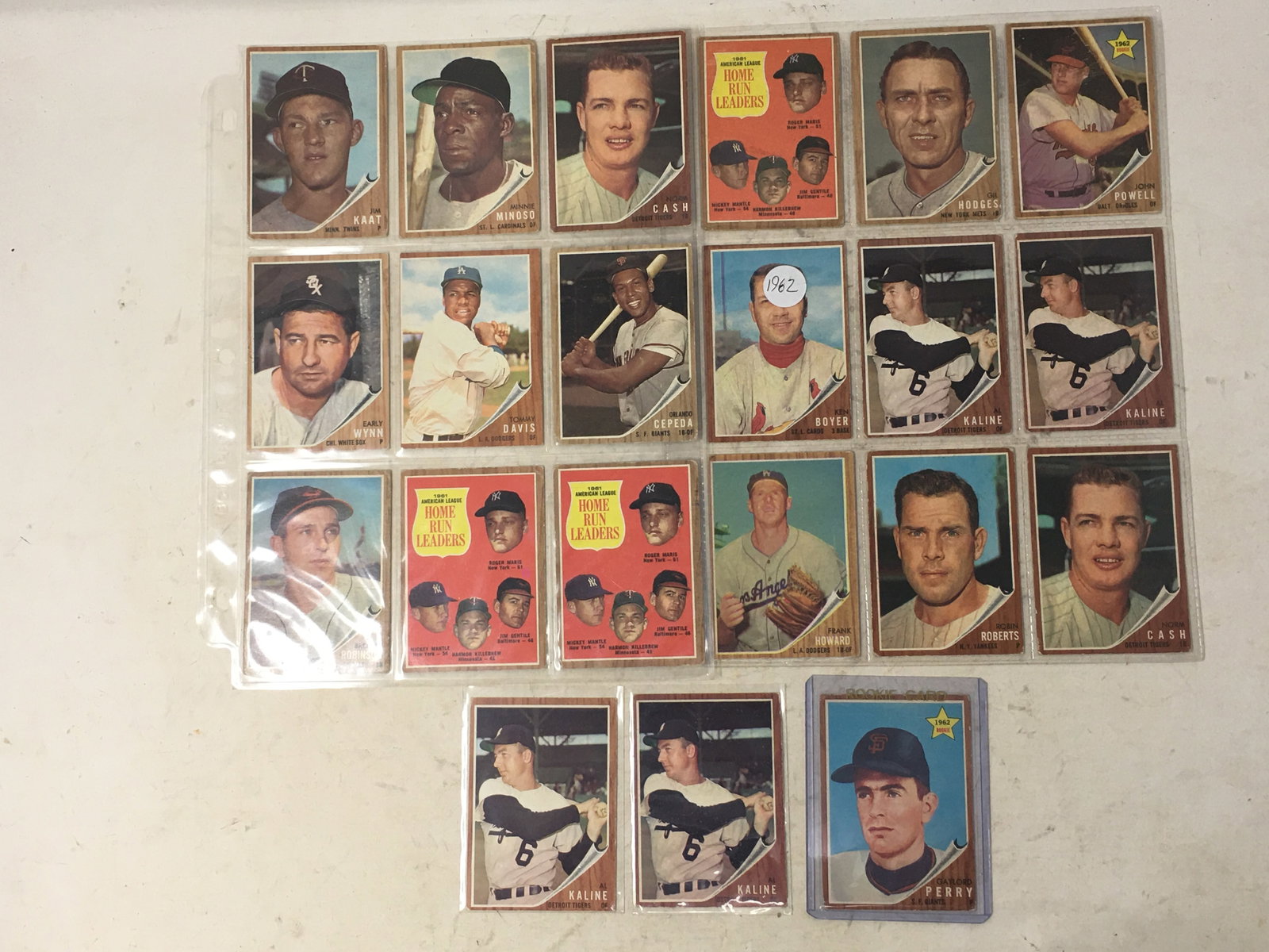 (21) 1962 Topps Baseball Cards (1 of 5)