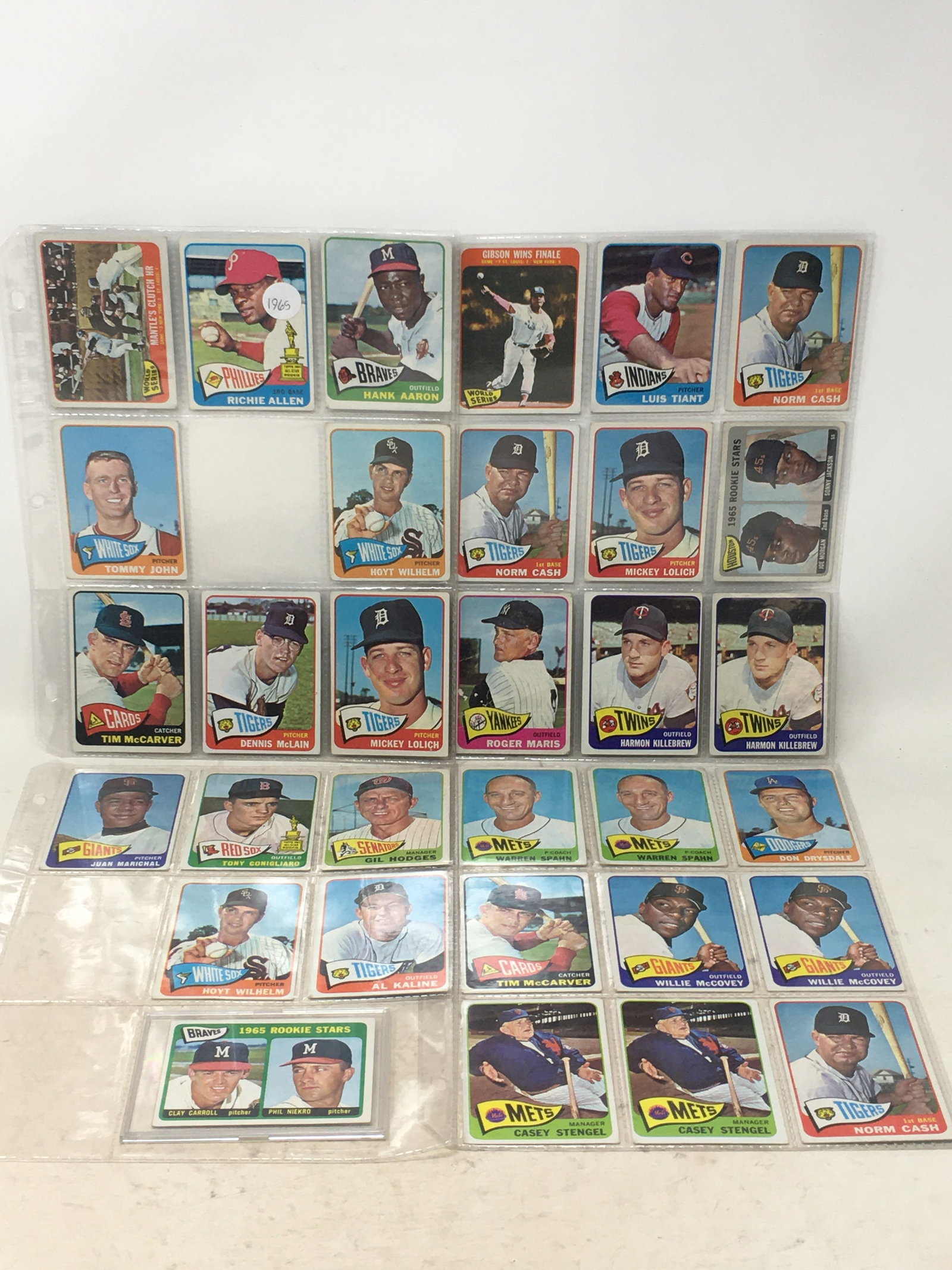 (32) 1965 Topps Baseball Cards (1 of 12)