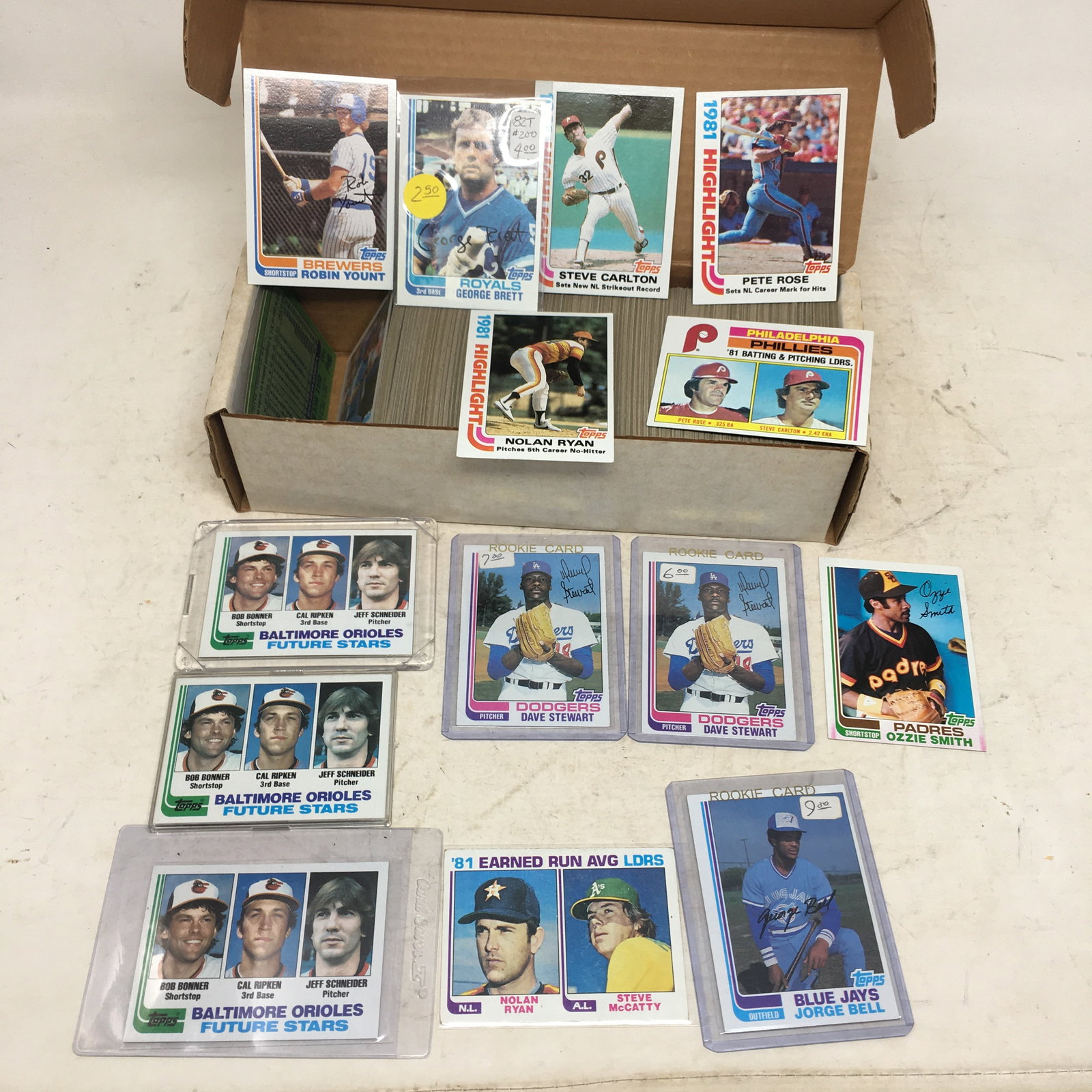 Large Group 1982 Topps Baseball Cards: Large Group 1982 Topps Baseball Cards, Incl. (5) 1982 Stickers