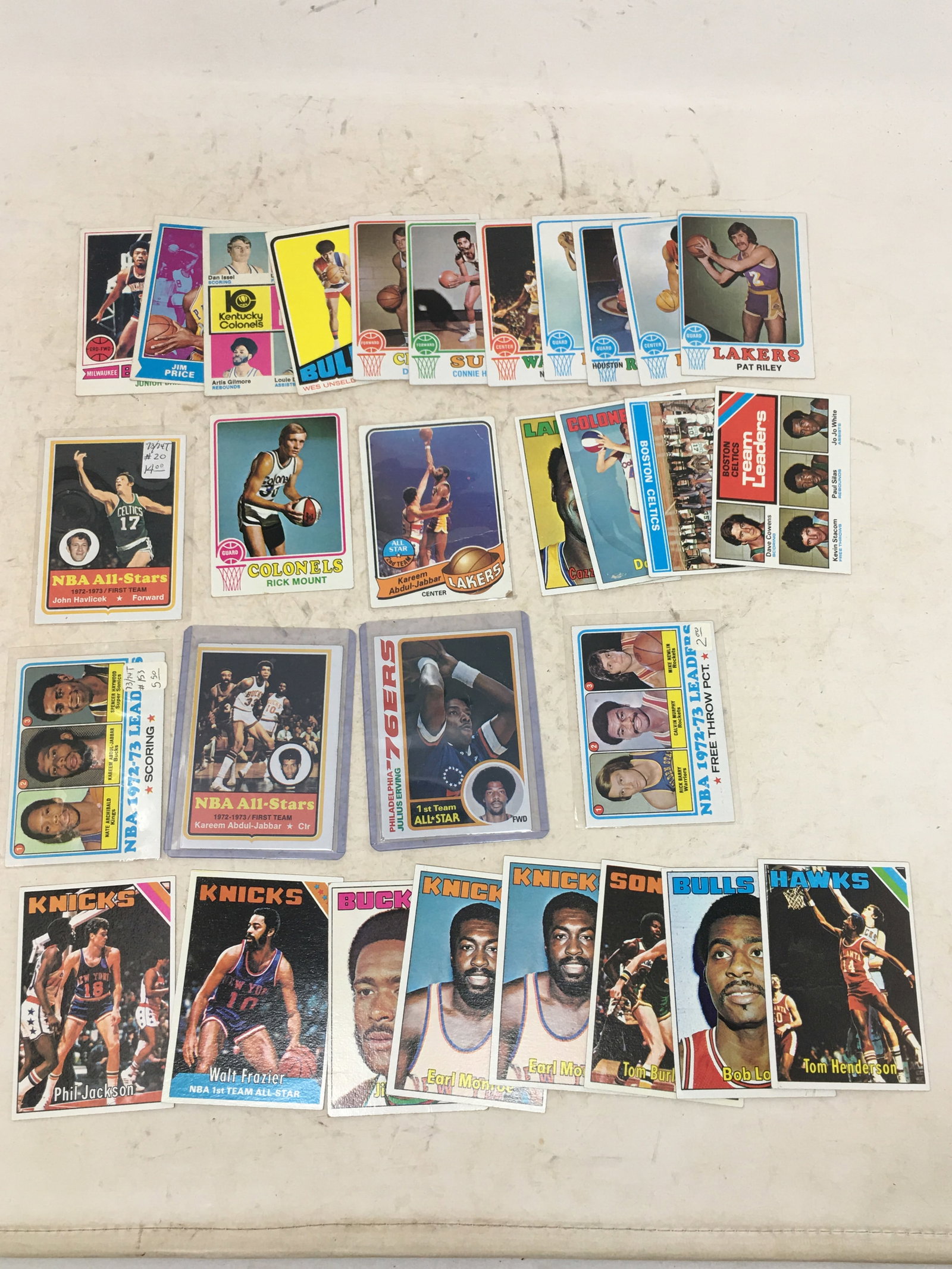 (30) 1970s Topps Basketball Cards (1 of 7)