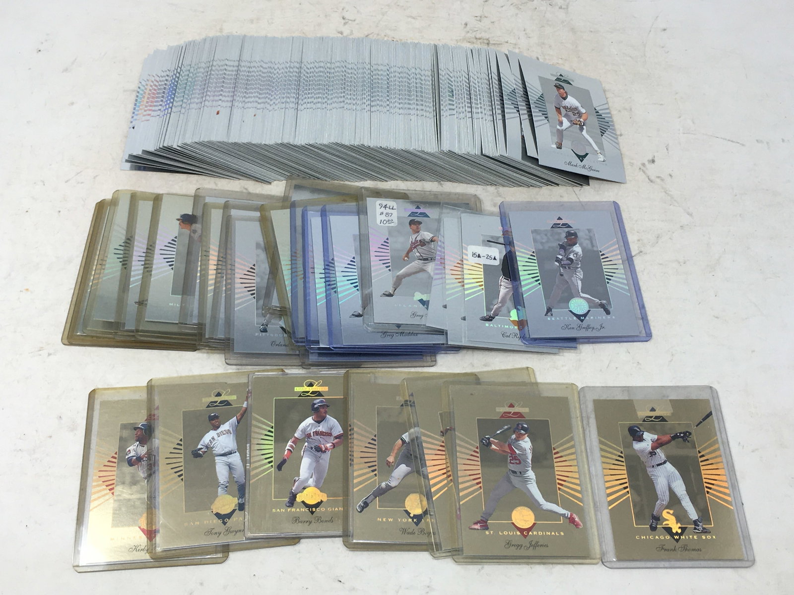 1994 Leaf Limited and Gold All Stars Baseball Cards: 1994 Leaf Limited and Gold All Stars Baseball Cards. Ken Griffey Jr. #66 (7) Gold All Stars incl. Frank Thomas #1; Barry Bonds #10.
