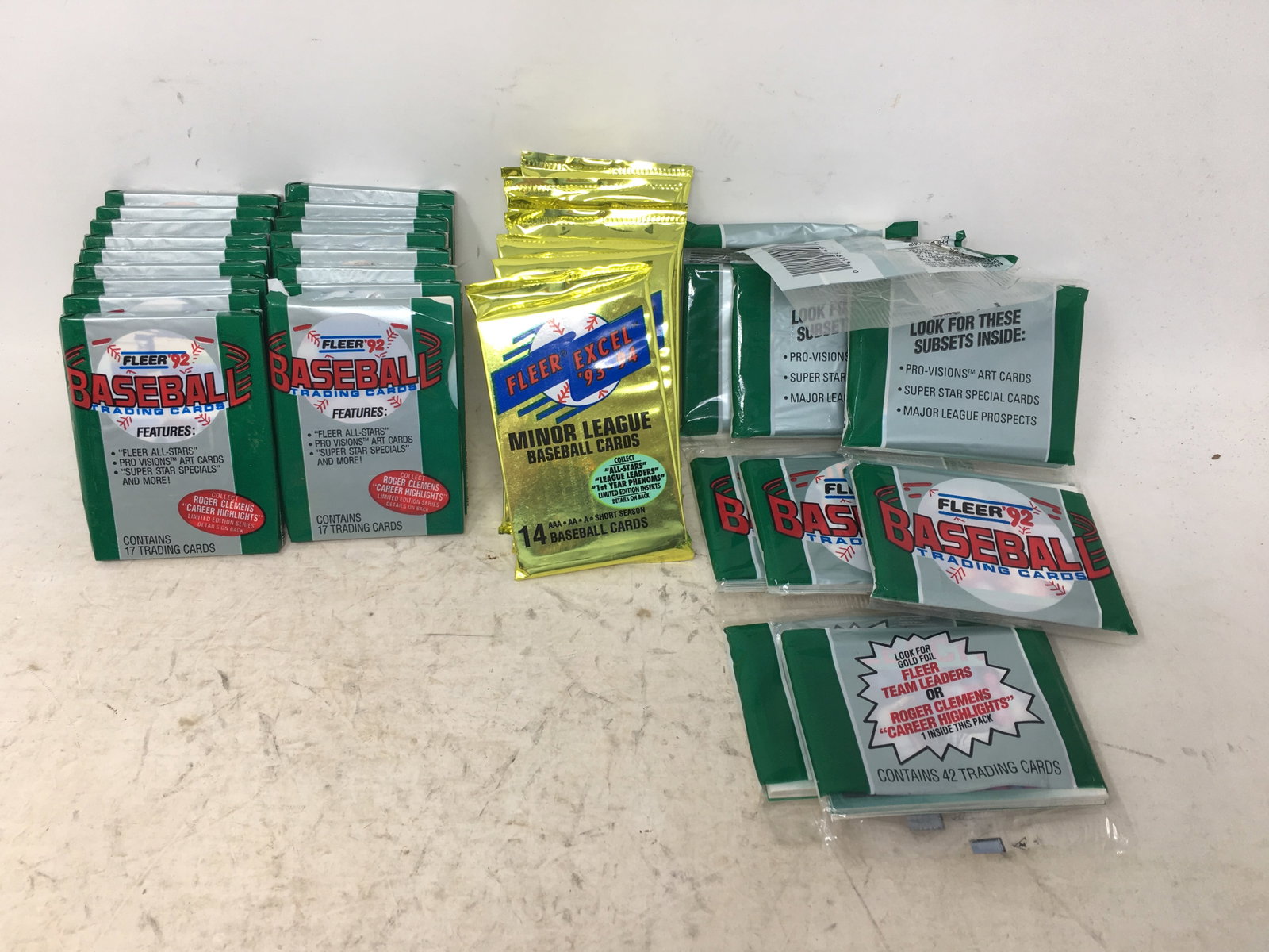 (28) Fleer 1992, 1993-94 Baseball Trading Card Packs, incl. Minor League (1 of 1)
