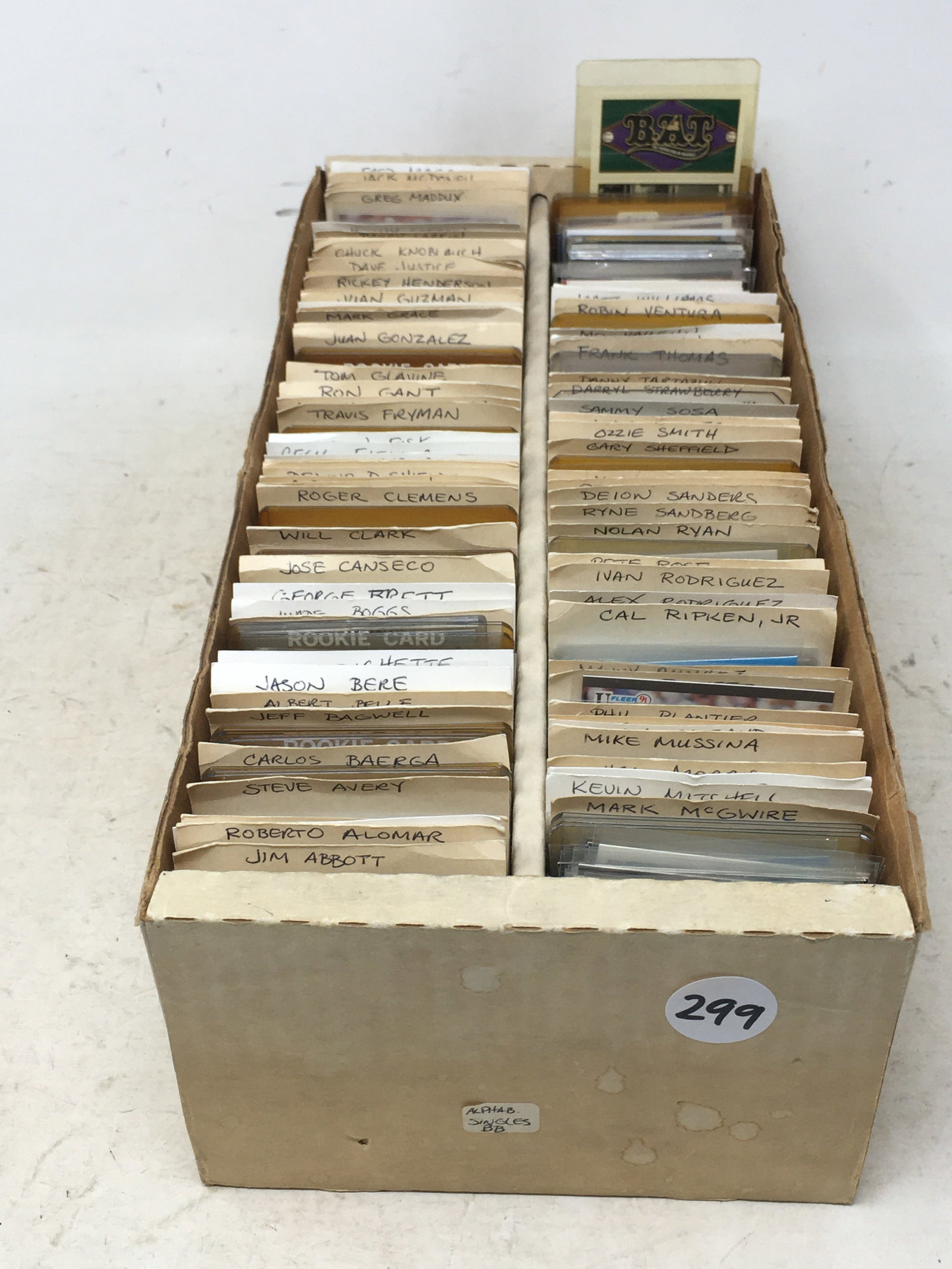 Group of Misc. MLB Player Baseball Cards: Group of Misc. 80's-90's MLB Player Baseball Cards. Incl. Barry Bonds, Roger Clemens, Greg Maddux, Cal Ripken Jr., Alex Rodriguez, Darryl Strawberry, Frank Thomas & more