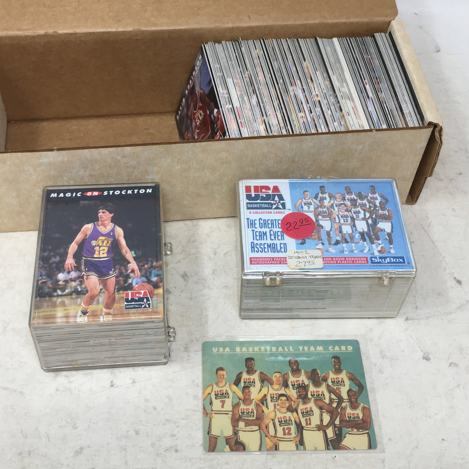 1992 Skybox Dream Team Olympic Set, With Jordan, Plastic Team Card: 1992 Skybox Dream Team Olympic Set Basketball, With Jordan. 1 complete set; 1 near complete set + extras. Incl. plastic team card.