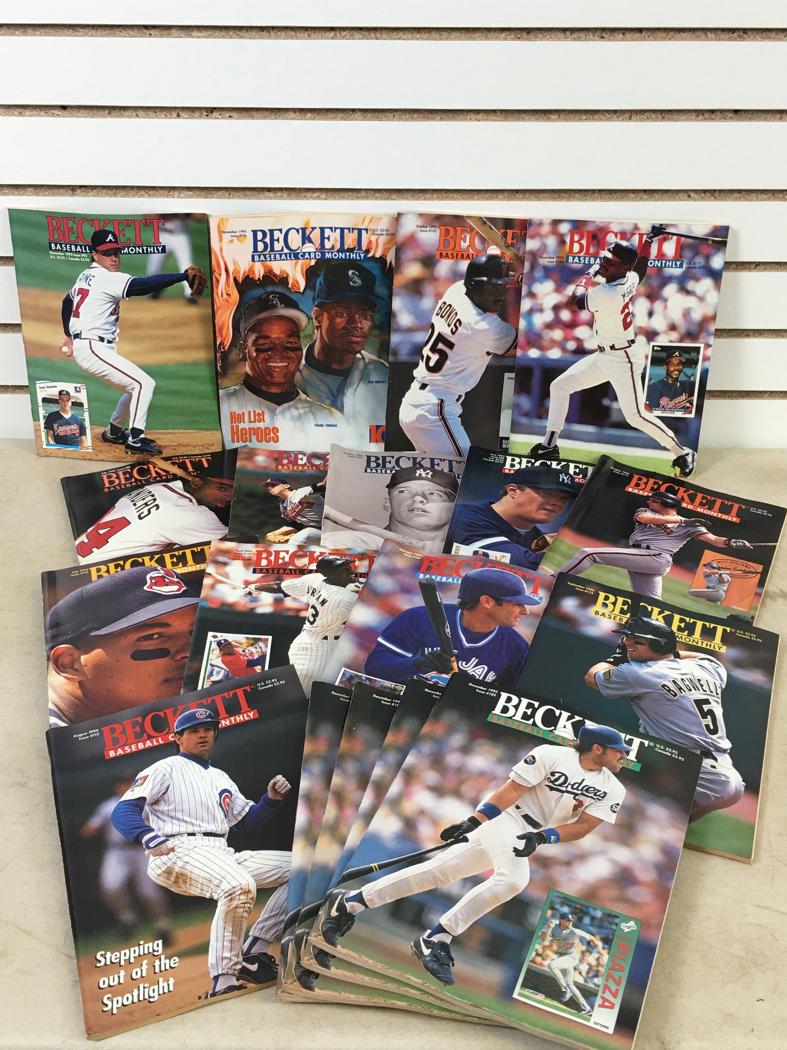 (18) 1990s Beckett Baseball Monthly Magazines: (18) Beckett Baseball Monthly Magazines, 1992-1995