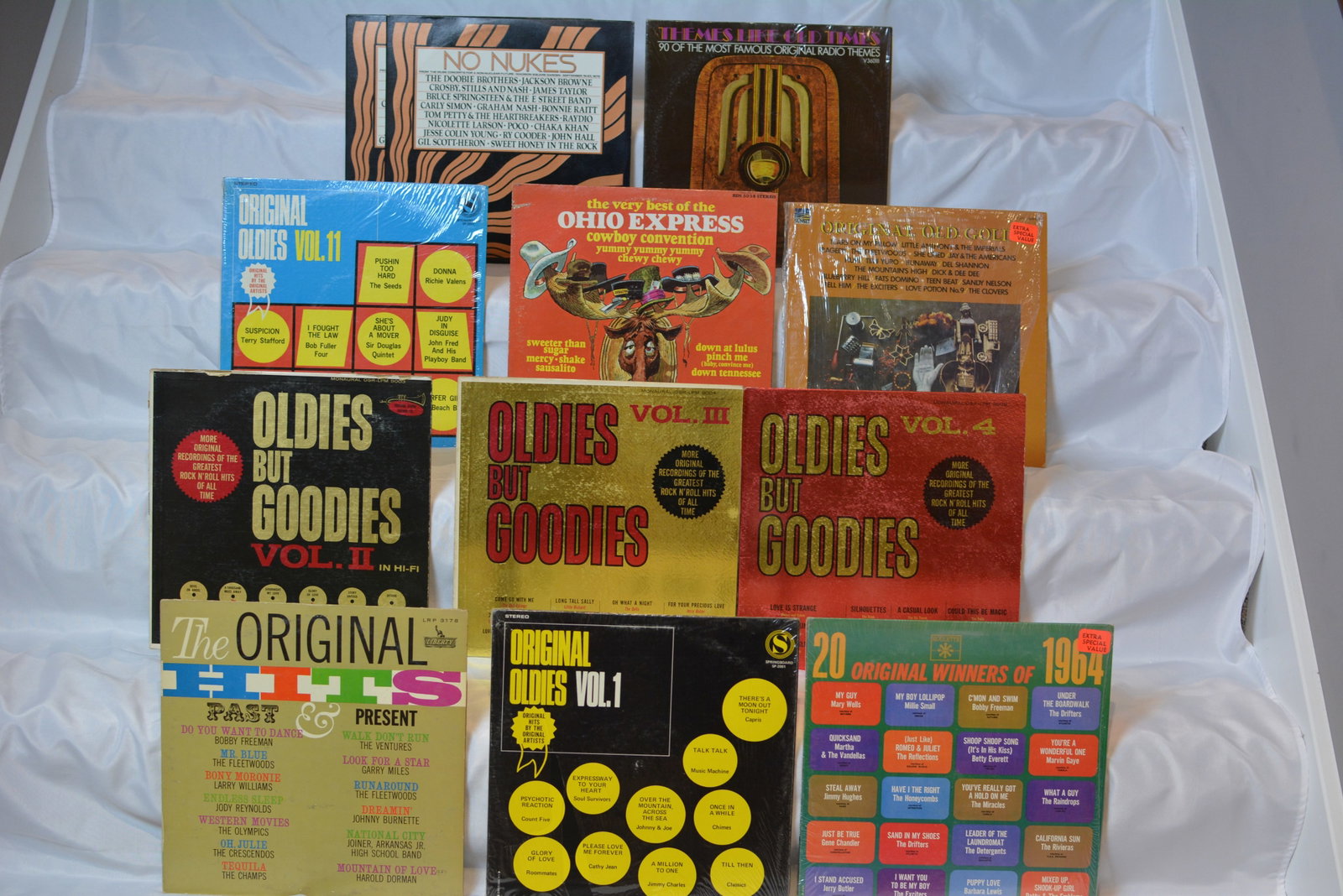 Vintage Oldies & Compilation Vinyl Collection ? Classic Hits & Multi?LP Anthologies: Large vintage oldies and compilation vinyl collection featuring classic rock?and?roll, early pop, radio themes, novelty hits, and 1960s bubblegum favorites. Includes multiple multi?LP sets, themed ant