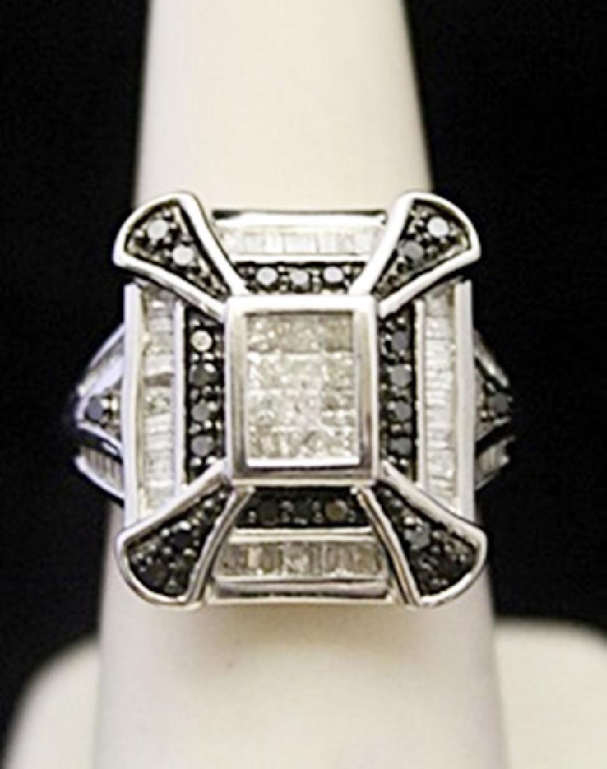 Gorgeous Antique Style Silver Ring with Black & White: Gorgeous Antique Style Silver Ring with Black & White Diamonds (88J) Diamonds and Baguettes twt approx. 3cts VS1-2 Color Black G-I.