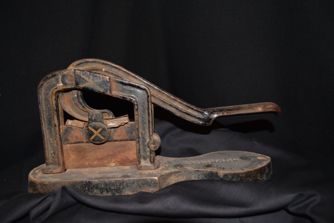 Vintage Tobacco Cutter: Vintage Tobacco Cutter