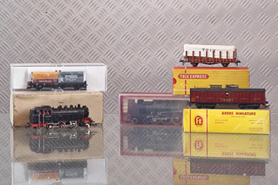 Lot comprenant (1 of 1)