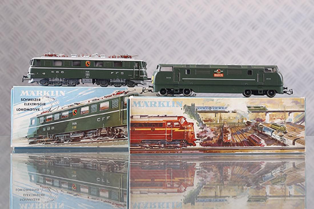 MARKLIN "HO": Motrice suisse electrique, verte, ref. 3050. Motrice anglaise, verte, ref. 3073. Provenance private collection, France