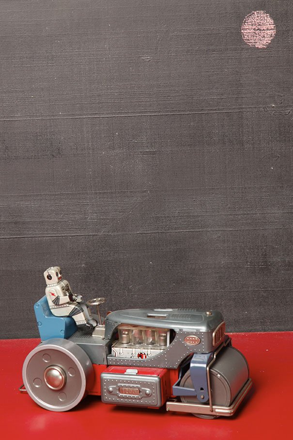 Japon Battery toy 1958 Nomura: Robot Driven Space TollerSans boite On y joint un space roller à chenille #1200 (incomplet)L. 27 cmTin litho battery operated Robot driven space roller without box and a space roller #1200
