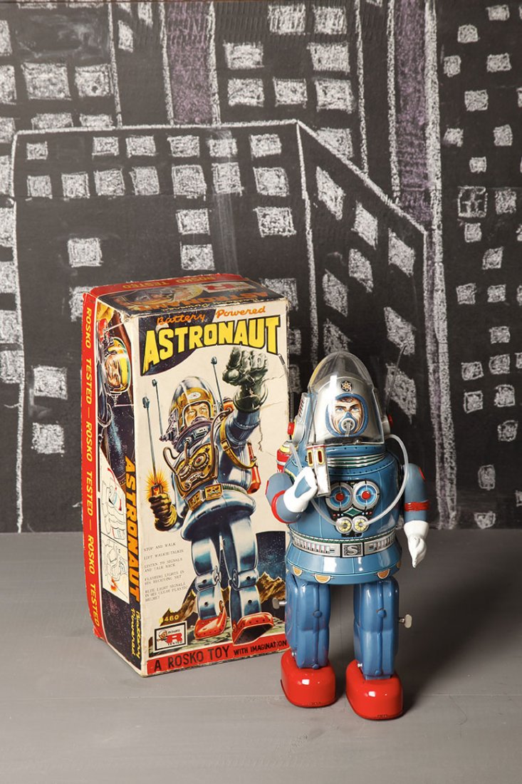 Japon Battery toy 1962 Nomura Rosko Toy: Astronautboite d'origineH. 33 cmBibliographie : Yukio Shimizu, Teruhisa Kitahara Robots. Spaceships and other Tin Toys, Taschen illustre p. 161Tin Litho battery operated AstronautOriginal box