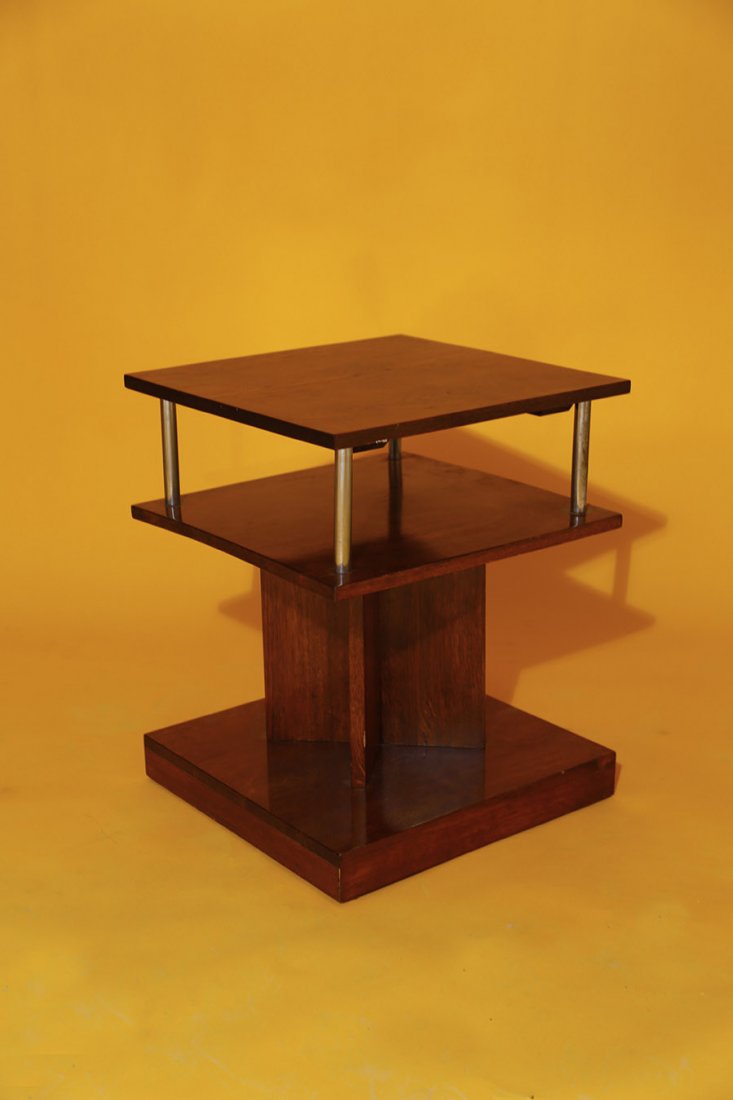 Table basse: En bois et metal Coffee table in wood and metal H. 55 cm L. 44 cm P. 44 cm