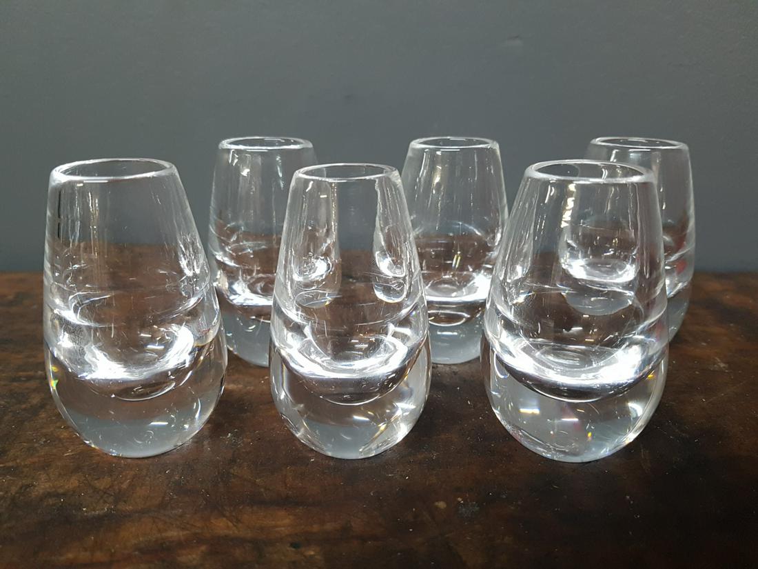 Set of 6 Steuben Shot Glasses (1 of 4)