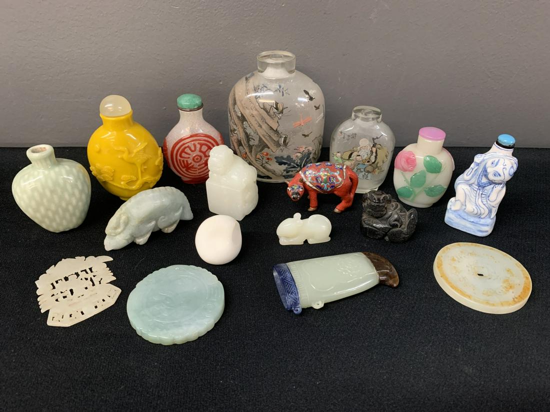 Lot Of 17 Pc Chinese Jade, Snuff Bottles etc. (1 of 15)