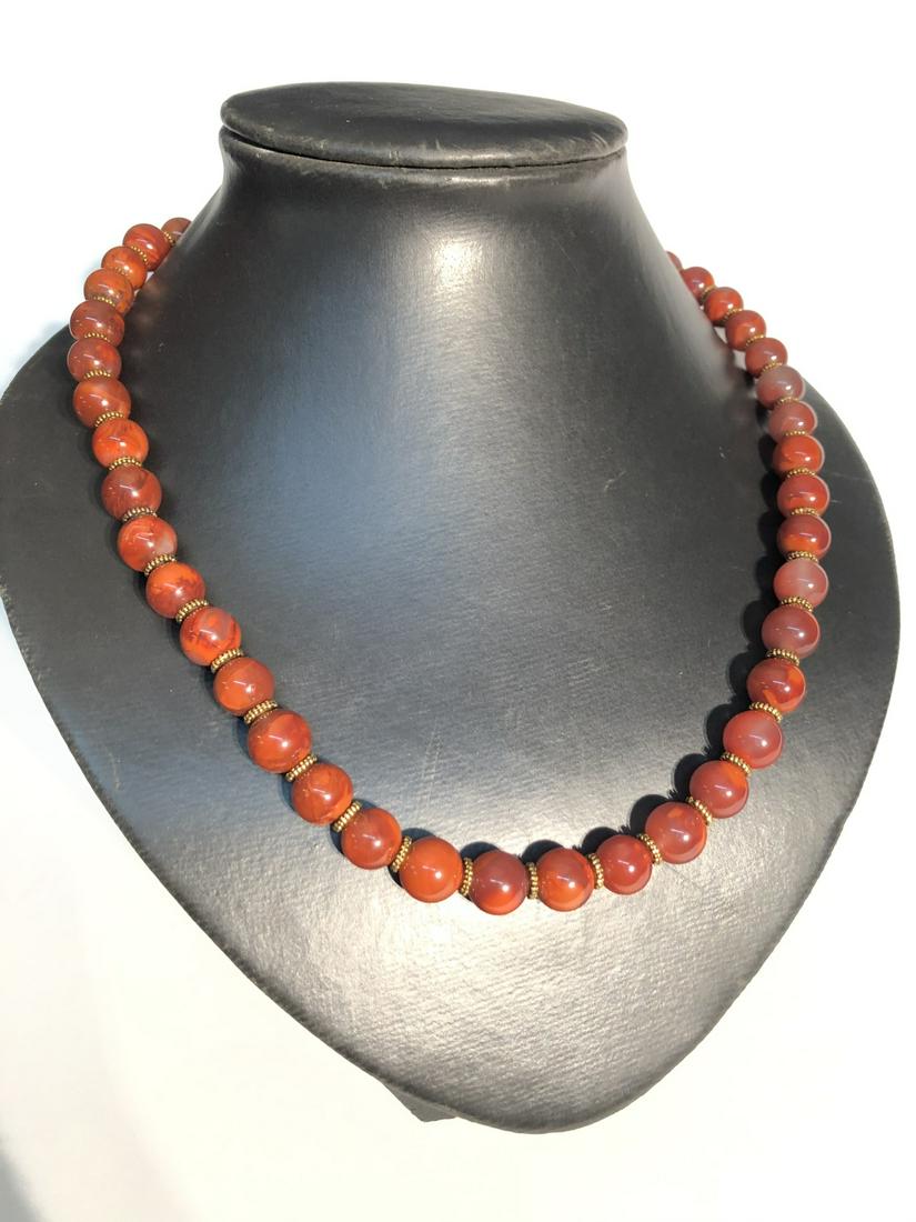 Chinese Export Carnelian Or Agate Silver Necklace: Chinese Export Carnelian Or Agate And Silver Necklace. Total length: 20"Keywords: Chinese, Chinese Antiques, Asian, Asian Art, Asian Antiques, Chinese Jade, Jade, Chinese Porcelain, Blue and White, Bl