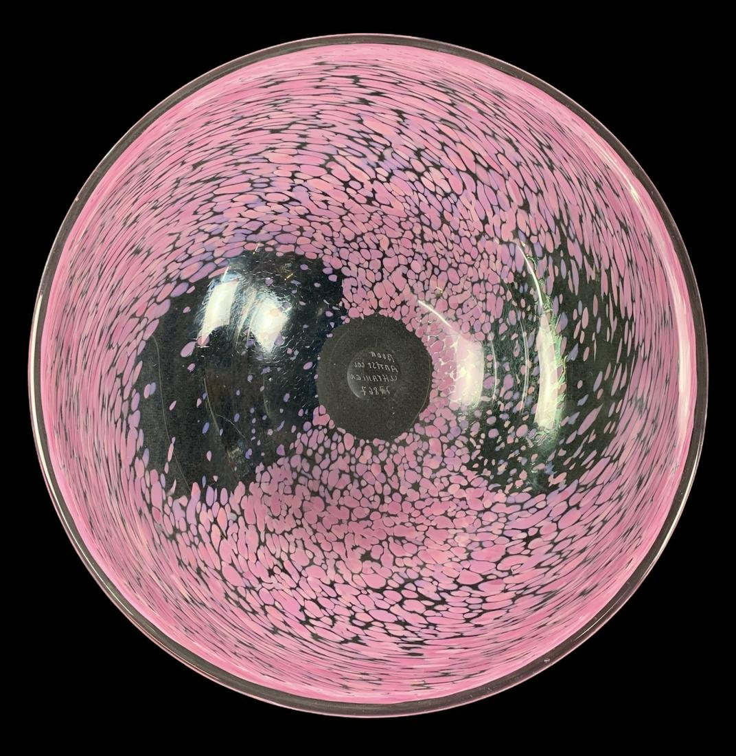Signed Ulrica Vallien Kosta Boda Bowl: Signed Ulrica Vallien Kosta Boda Pink Speckled Bowl. 11 Inches Diameter.