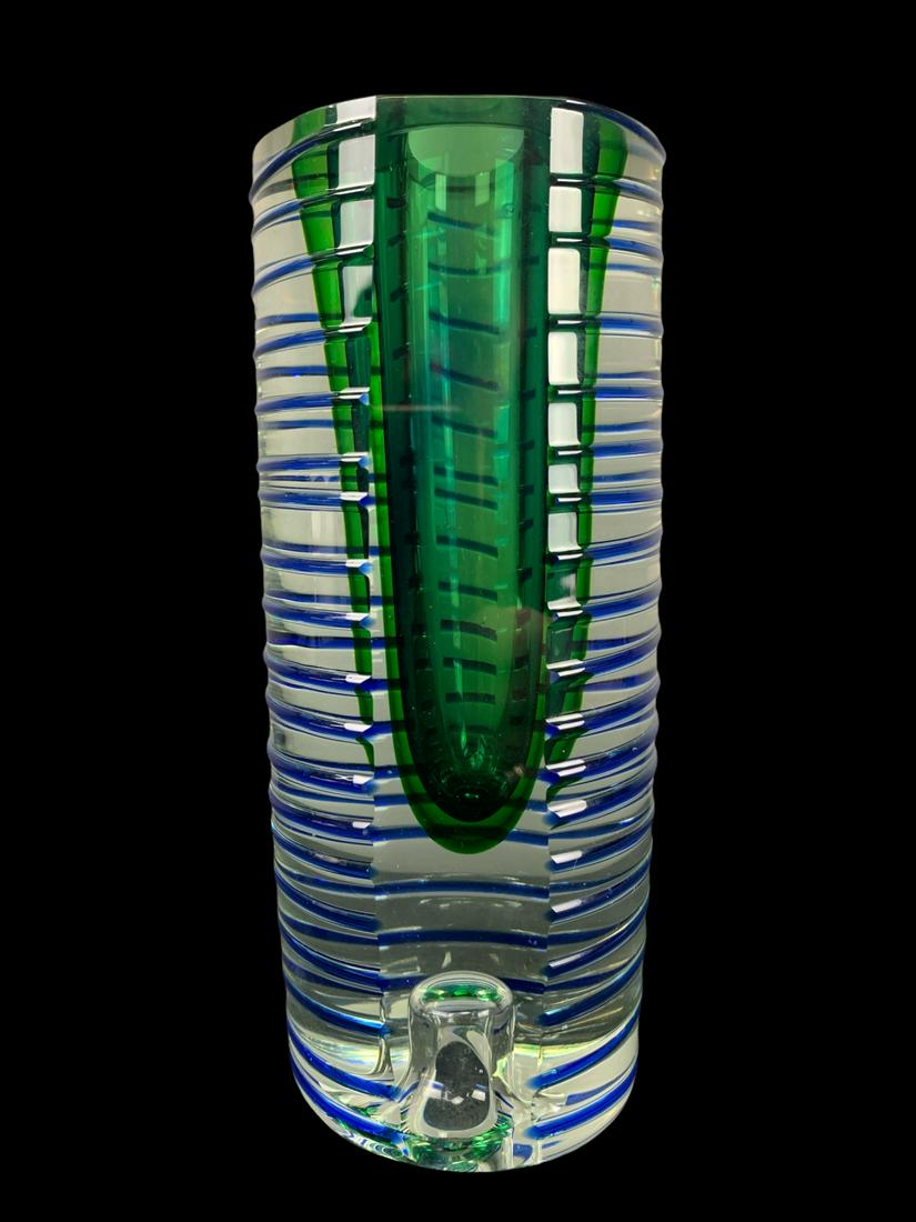 Mid Century Modern Pavel Hlava Czech Sommerso Vase: 1960s Mid Century Modern Pavel Hlava Czech Sommerso Glass Vase. 8 Inches Tall.