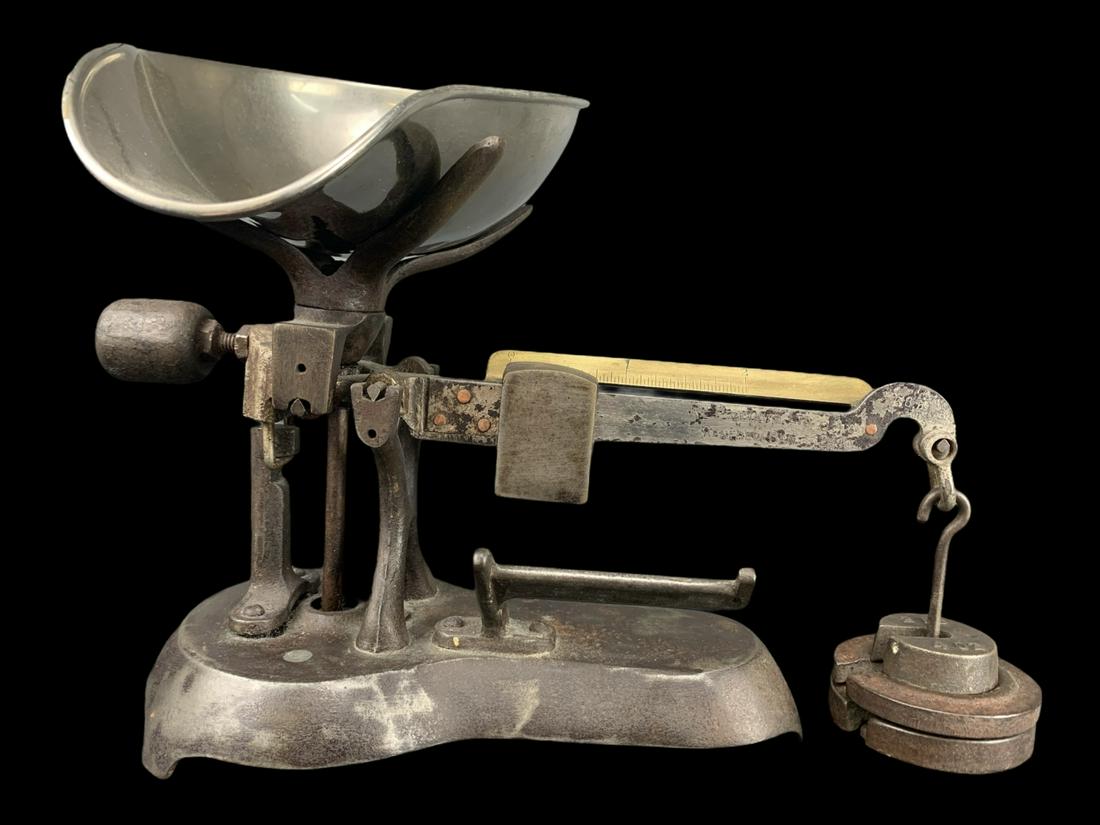 Antique Cast Iron General Store Scale (1 of 6)