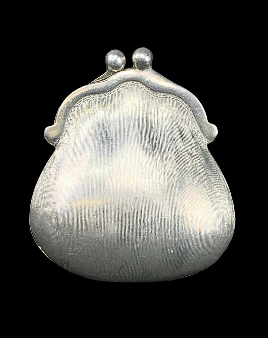 Gucci Sterling Silver Miniature Purse Pillbox: Vintage Gucci Sterling Silver Miniature Purse Pillbox. 17 Grams. 1.5 X 1.5 Inches