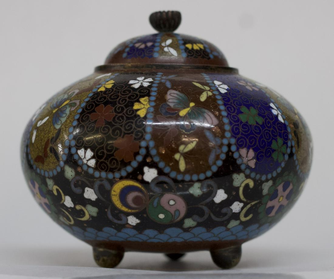 Antique Meiji Japanese Koro Vase: Antique Meiji Japanese Koro Vase. 4"h X 4.5"w