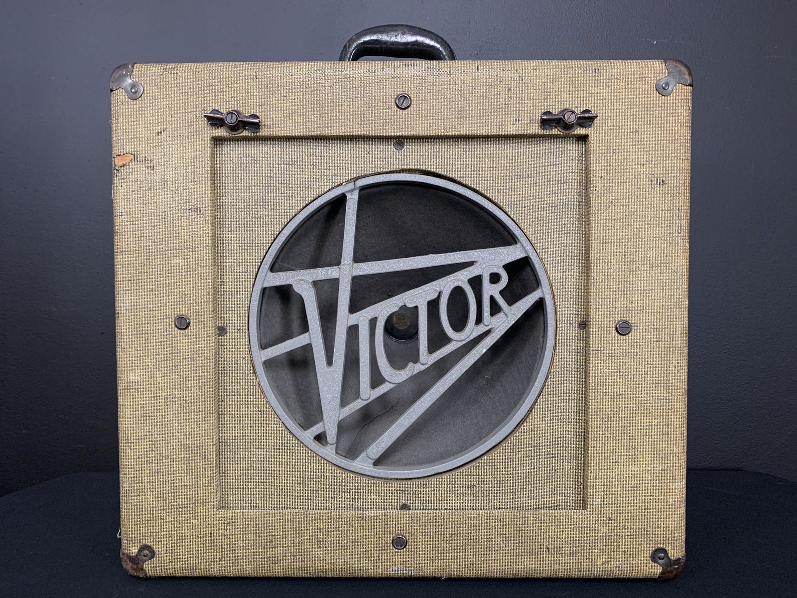 Art Deco RCA Victor Tweed Speaker Cabinet (1 of 9)