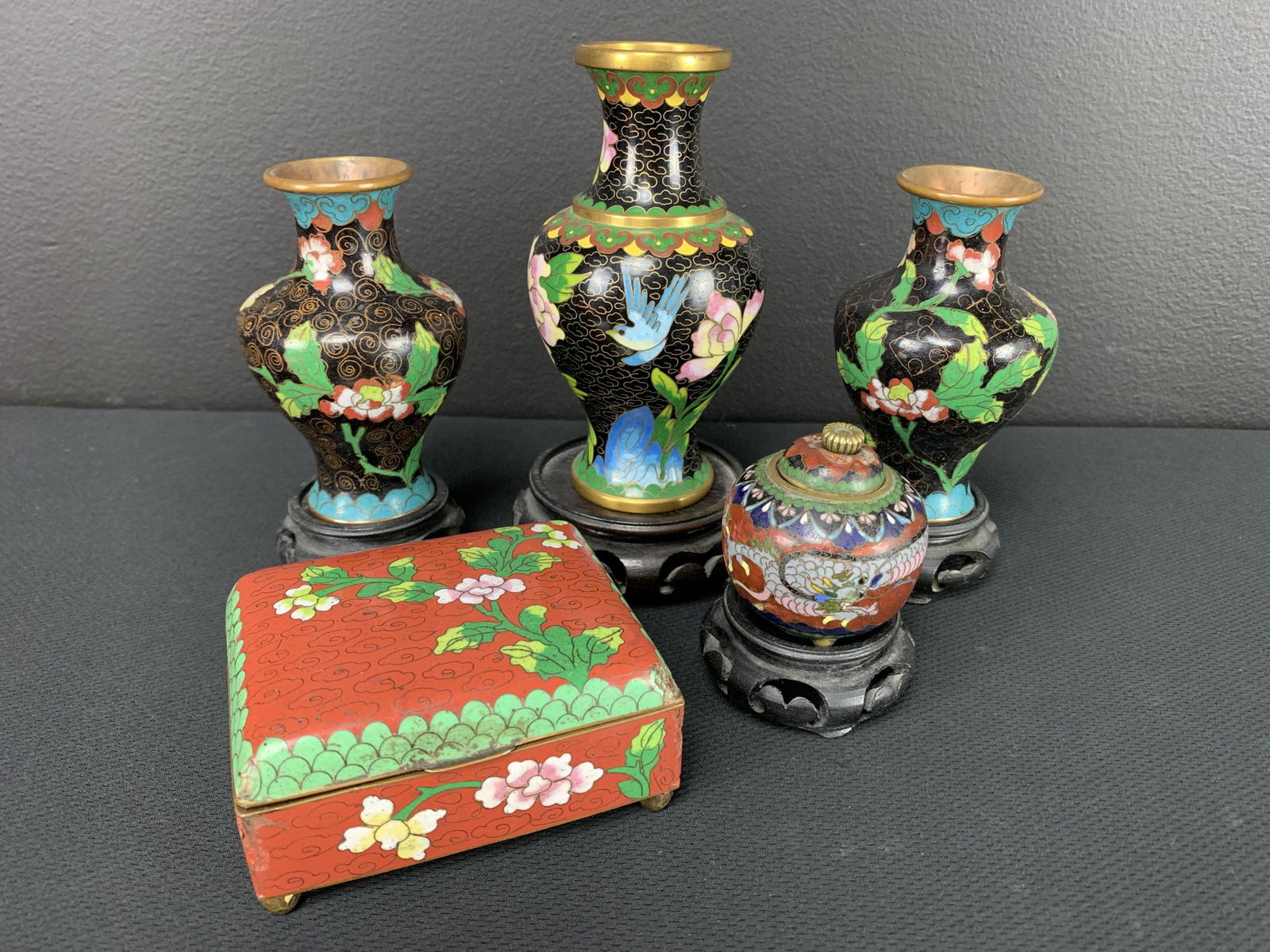 Lot Of Chinese Cloisonne Vases & Box (1 of 13)
