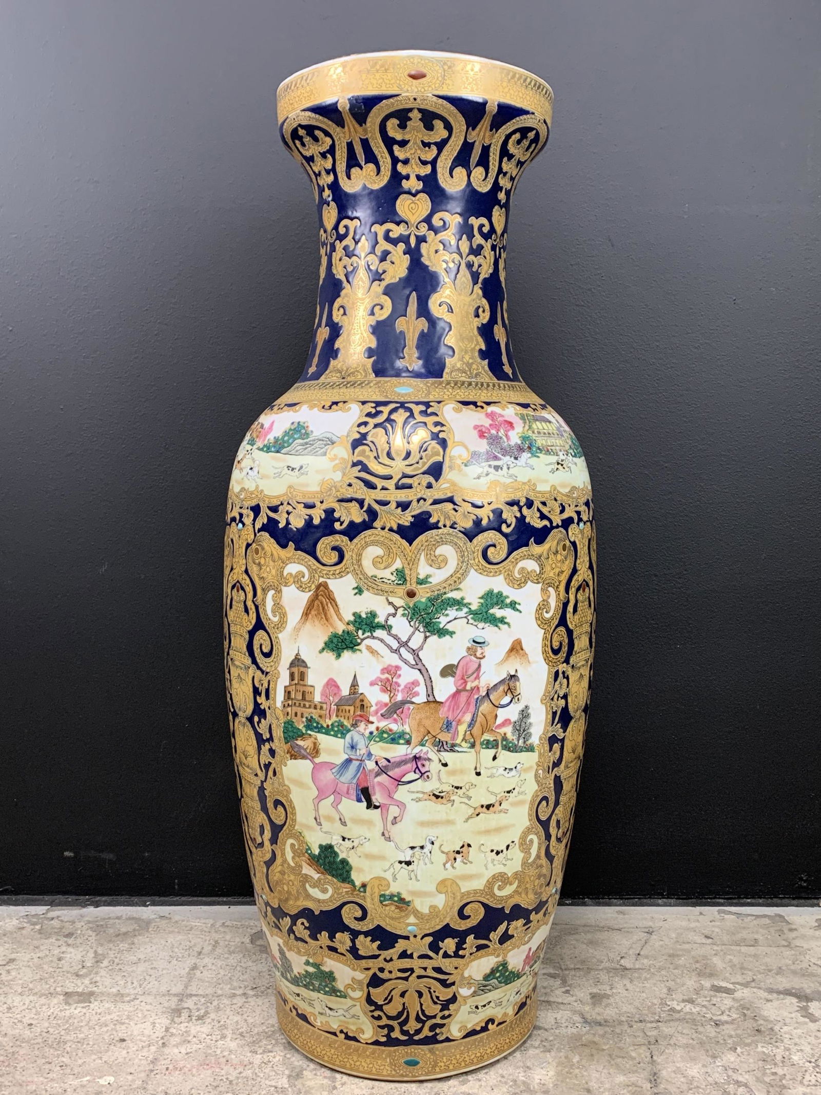 Chinese Floor Vase, Figural Hunting Landscape (1 of 8)
