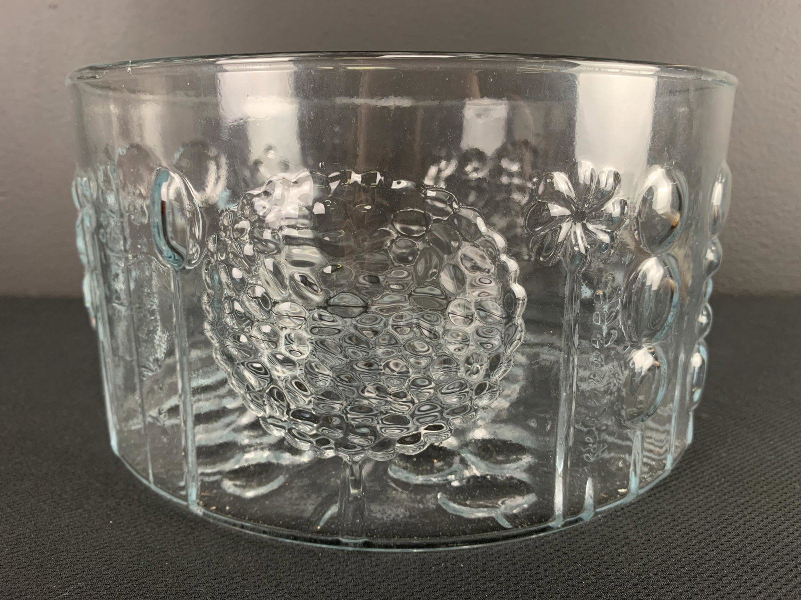 Large Iittala Finland Oiva Toikka Flora Bowl: Large Iittala Finland Oiva Toikka Flora Bowl, 9.5" Diameter X 5" H