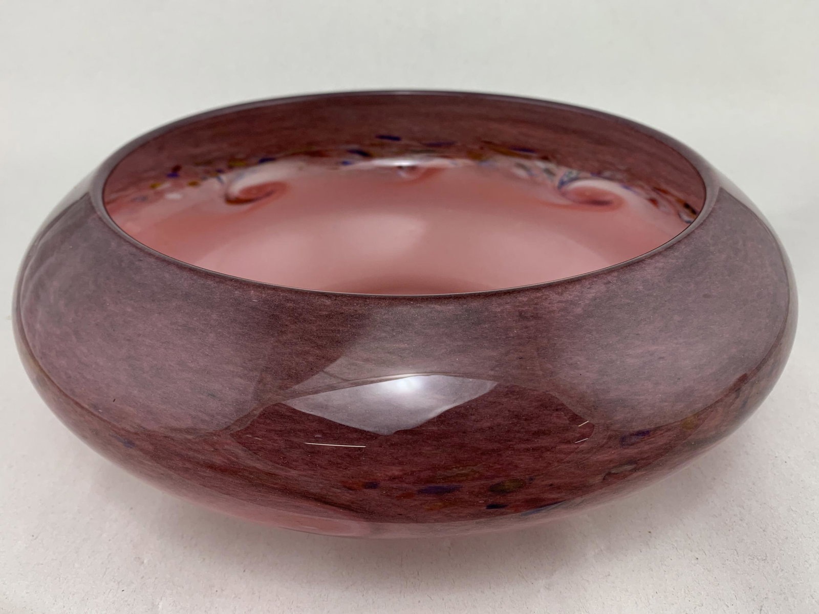 Signed Strathearn Scottish Art Glass Bowl: Signed Strathearn Scottish Art Glass Bowl. 10 Inches Diameter x 3.5 H.