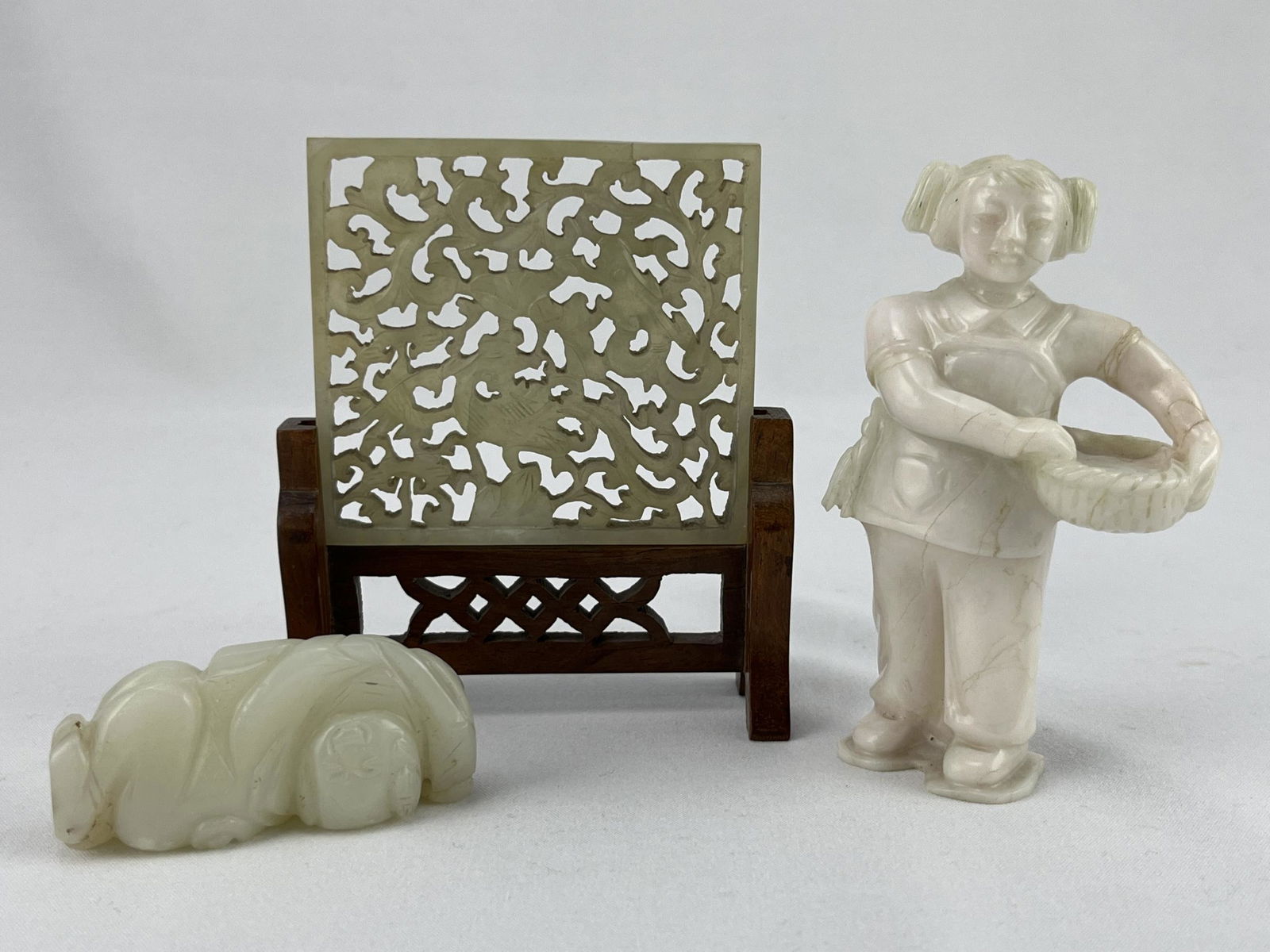 Lot Of Three Chinese Jades (1 of 11)