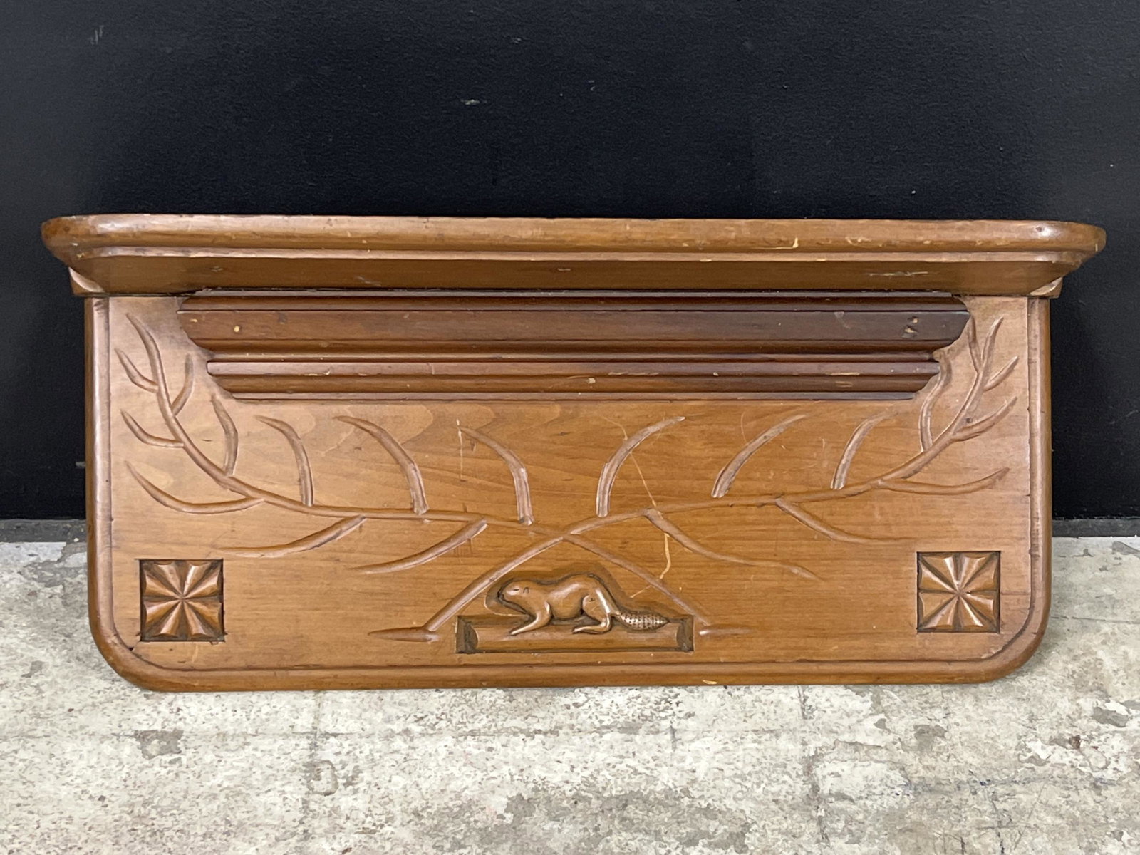 Antique Canadian Carved Wall Shelf, Beaver (1 of 5)