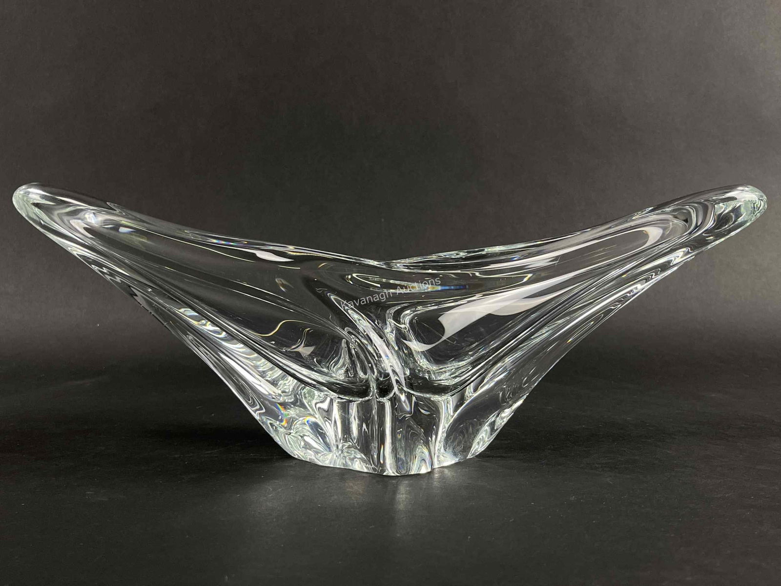 Daum France Modernist Free Form Centrepiece: Daum France Modernist Free Form Centrepiece. 16 inches x 6 H x 4 W. signed on base.
