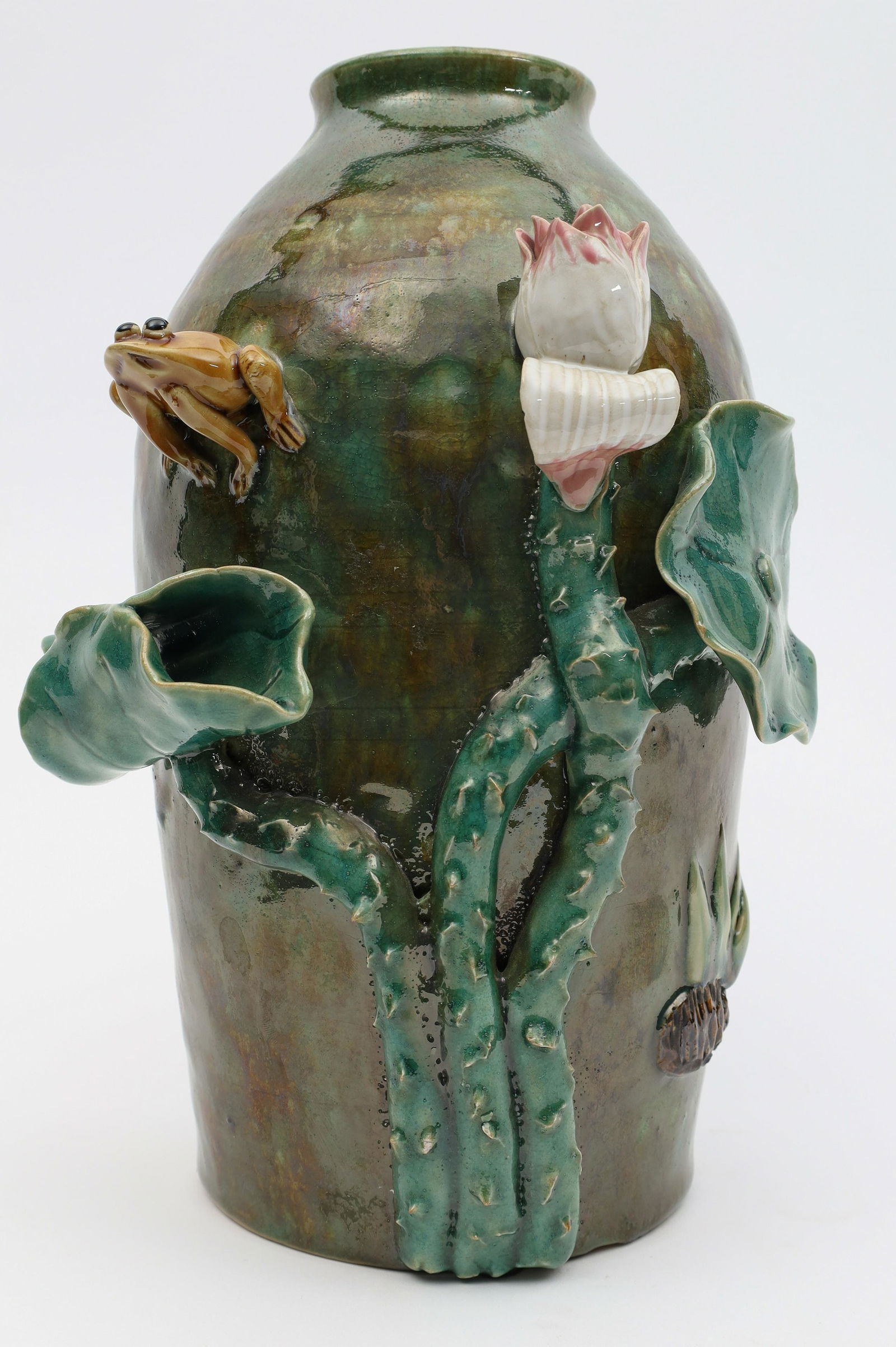 Chinese Majolica Studio Pottery Lotus Vase Frog (1 of 11)