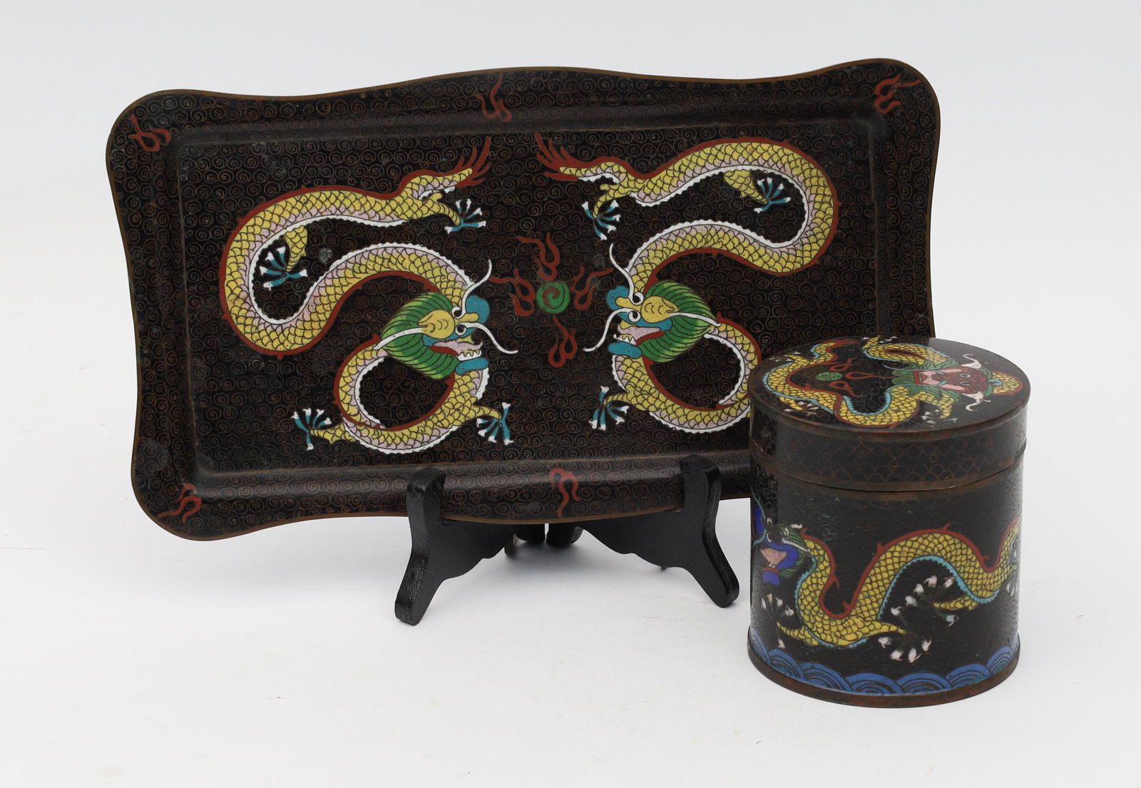 Chinese Cloisonne Circular Dragon Box And Tray (1 of 16)