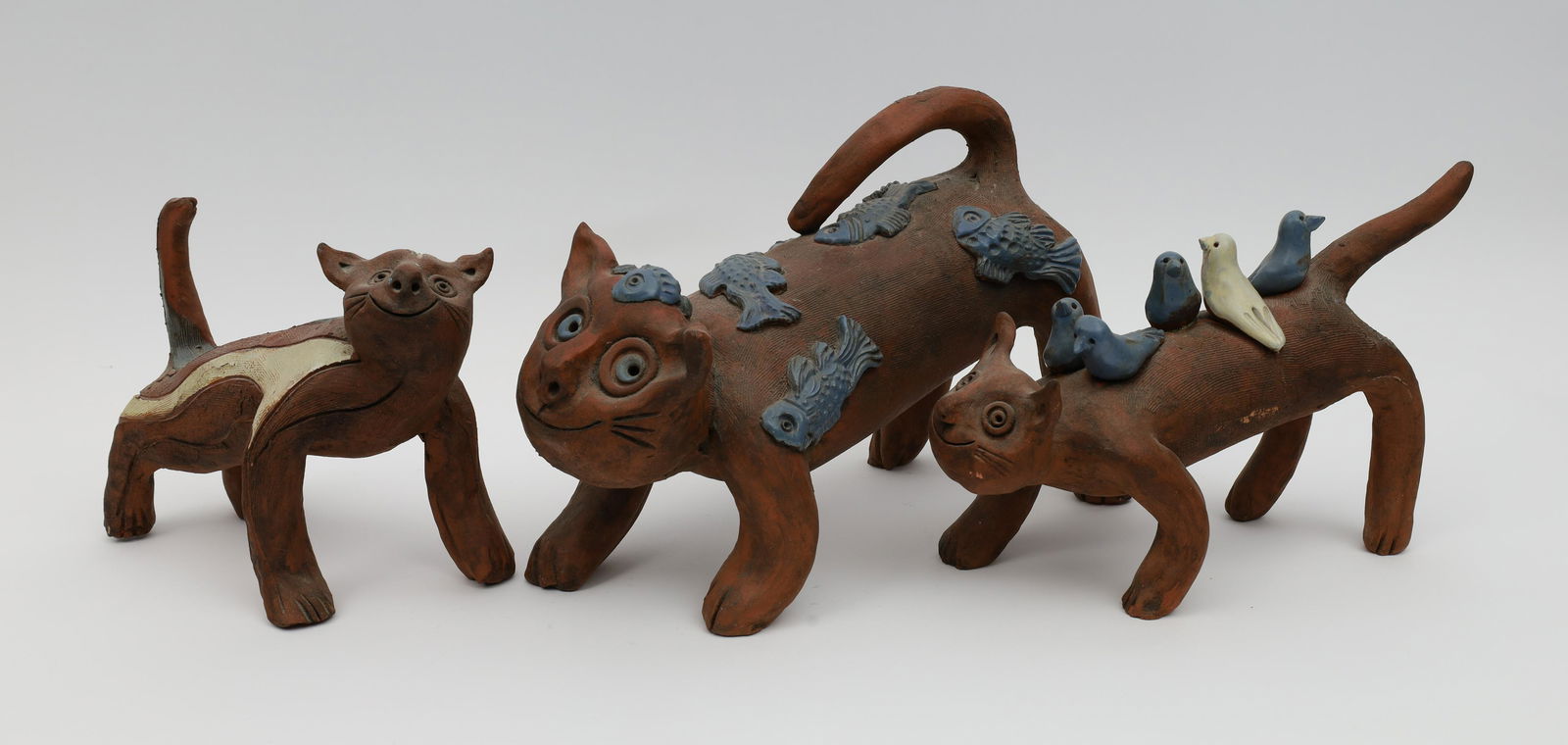 Lot Of Folk Art Pottery Cat Figurines, Fish, Birds (1 of 12)