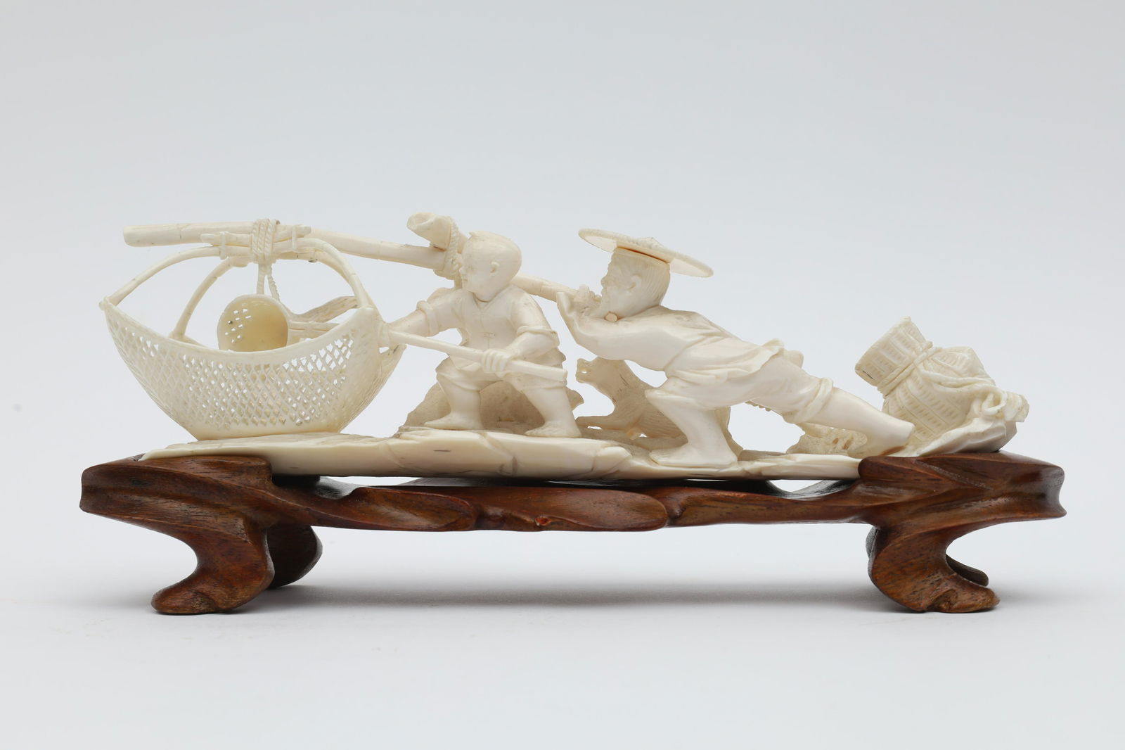 Large Japanese Carved Figural Group Fisherman Dog (1 of 9)