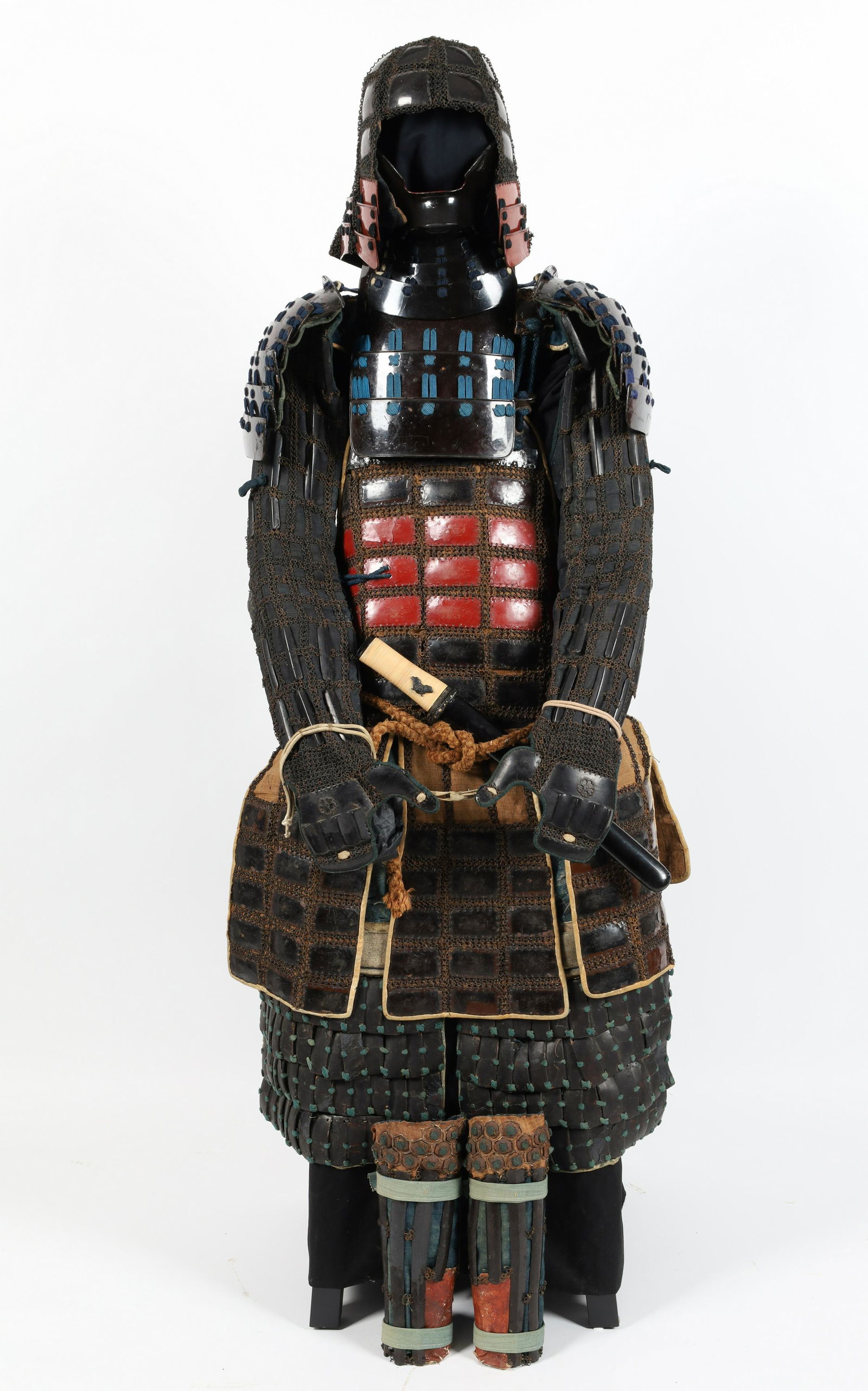 Japanese Samurai Edo Period Armour: Japanese Samurai Edo Period Armour. Chainmail kabuto, karuta dou, nice red colour. Comes with stand, base and very nice koshirae (no blade). the armour measures 57 inches H the way we have it staged.