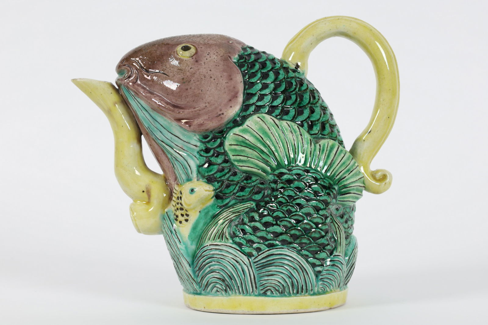 Kangxi Chinese Fish Theme / Shaped Ewer (1 of 13)
