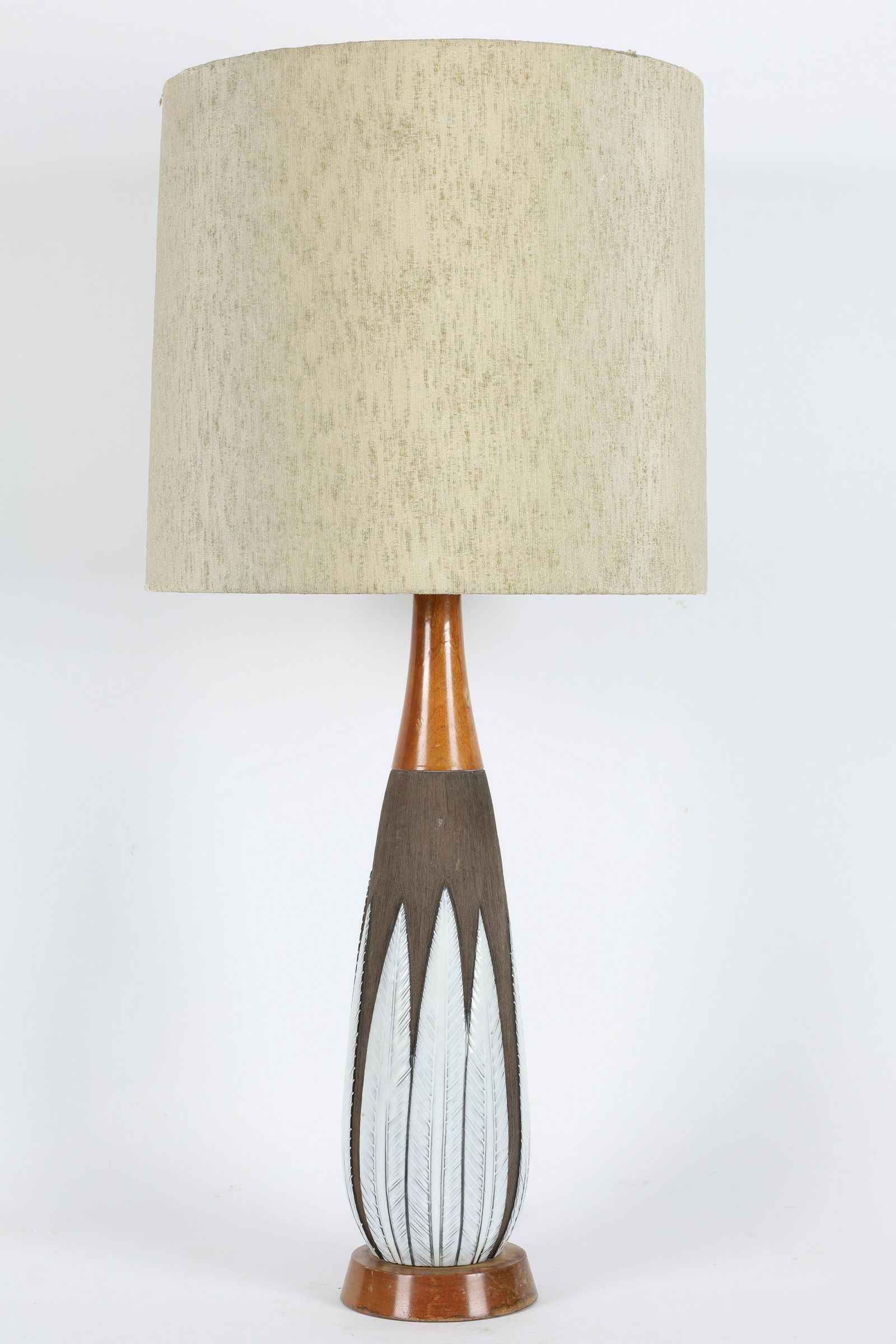 Upsala Ekeby Mid Century A L Thomson Paprika Lamp: Upsala Ekeby Mid Century Modern Anna-Lisa Thomson Paprika Pottery Lamp. Lamp with shade measures 36 inches H.