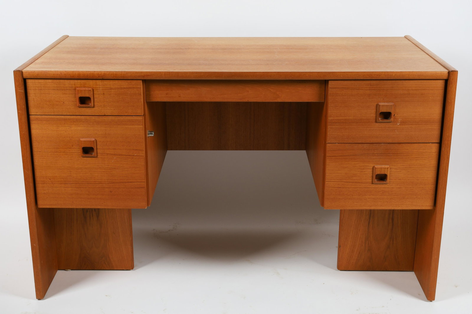 Vintage Mid Century Modern Teak Desk: Vintage Mid Century Modern Teak Desk. 50 L x 24 deep x 29.5 inches H.