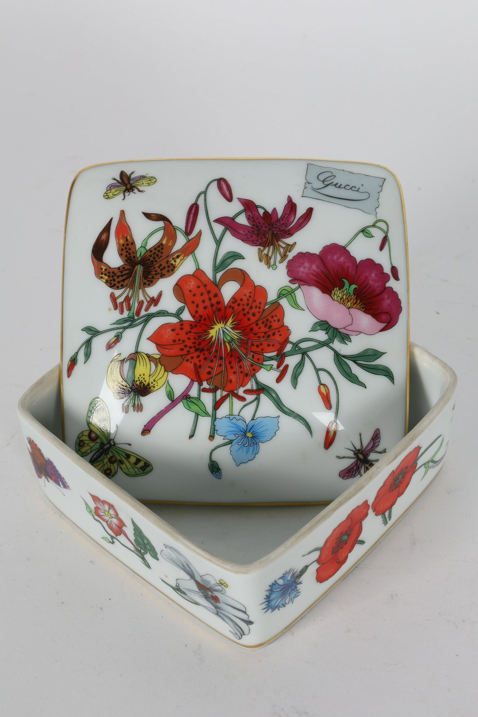 Gucci Bernardaud Limoges Floral Porcelain Box: 1970s Gucci Bernardaud Limoges Floral Porcelain Trinket Box. 5 x 5 x 2.25 inches H.