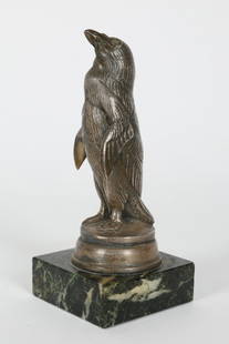 Antique Maurice Frecourt France Penguin Bronze: Antique Maurice Frecourt France Signed Penguin Bronze. 5.5 inches H x 2.25 x 2.25 on marble base.