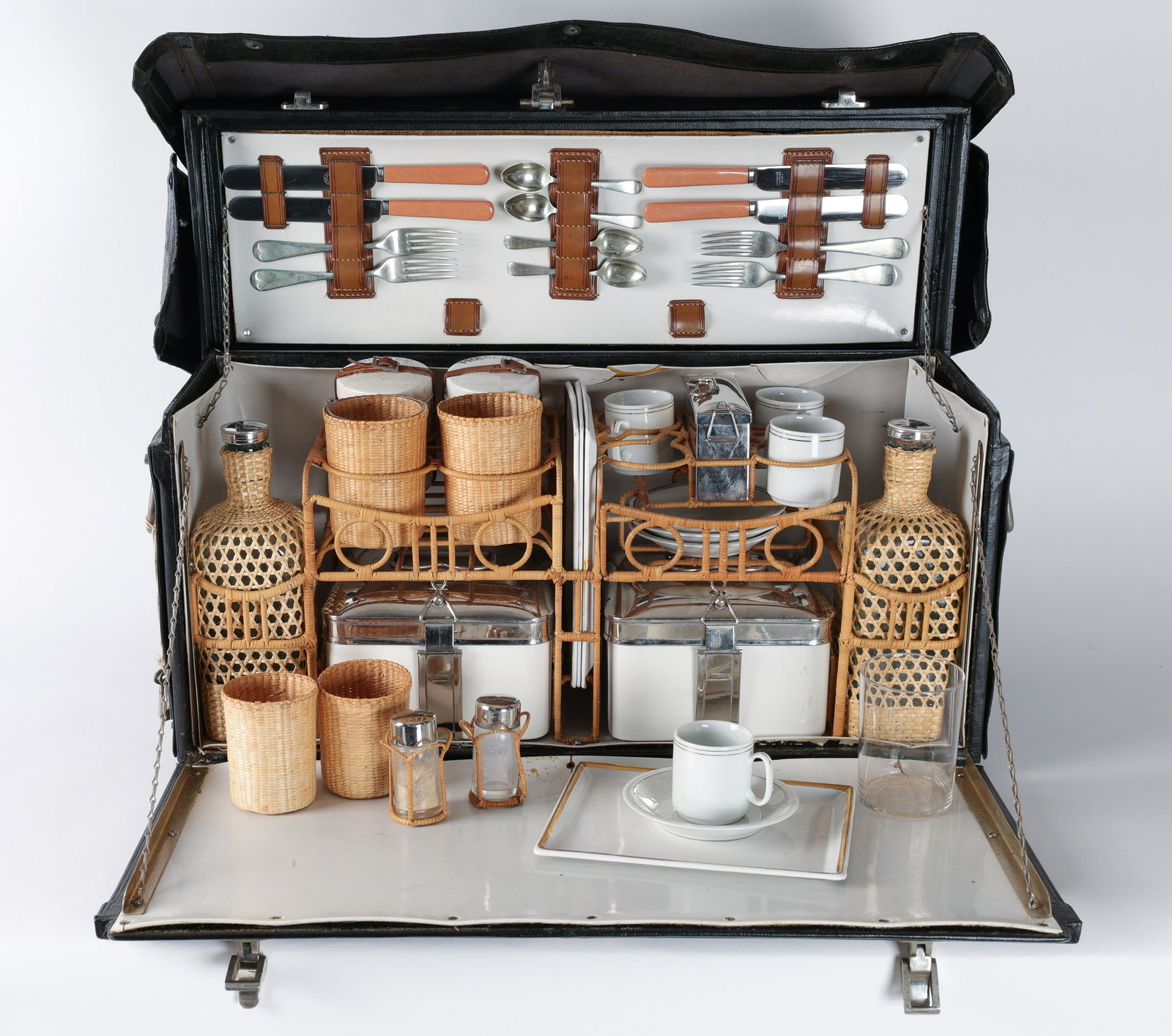 Vintage Antique Automobile Picnic Boot Set (1 of 12)