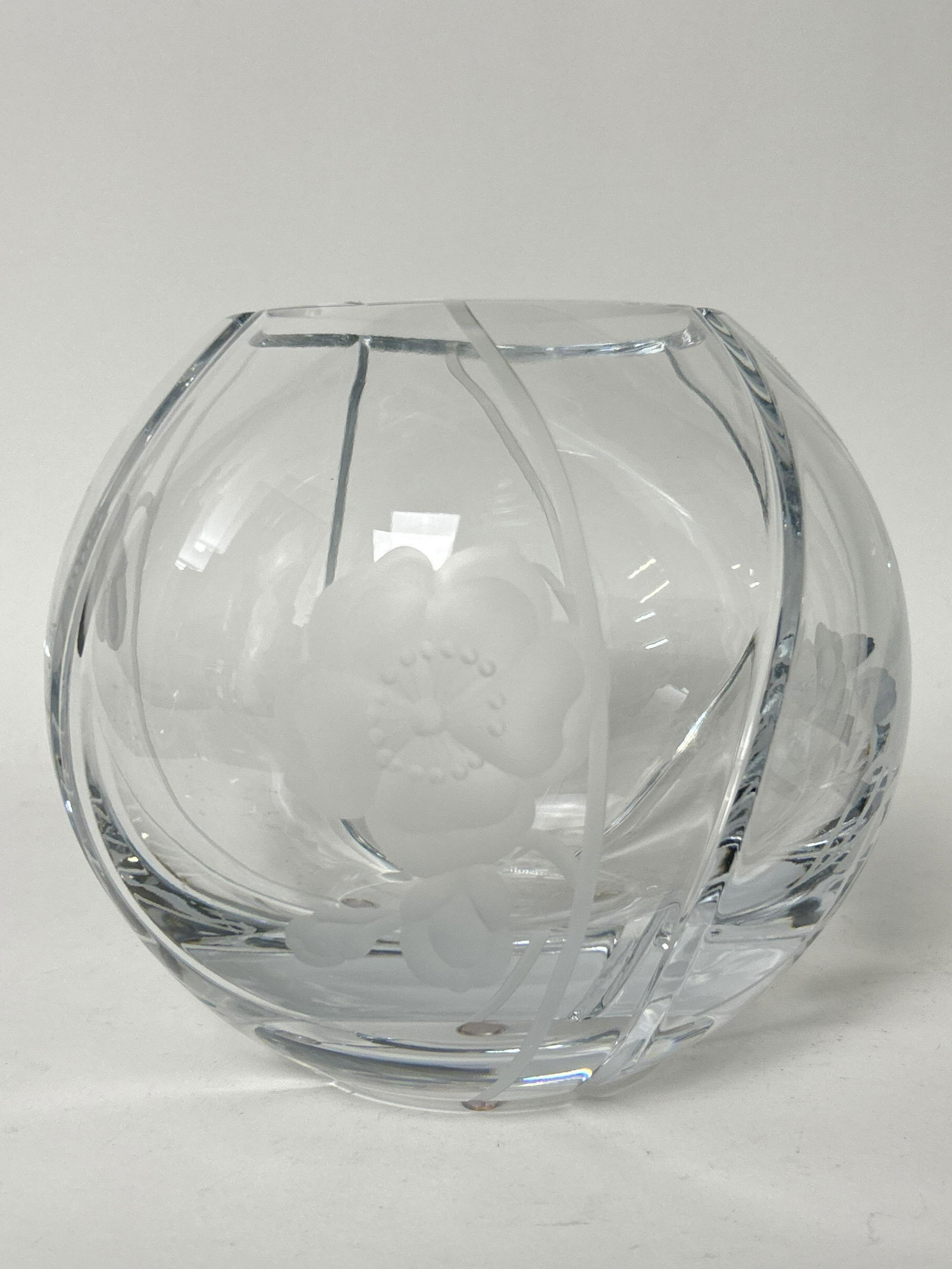 Christofle Crystal Etched Bowl, Poppies: Christofle Crystal Etched Bowl, Poppies. Signed on base. 7 H x 8 inches W.