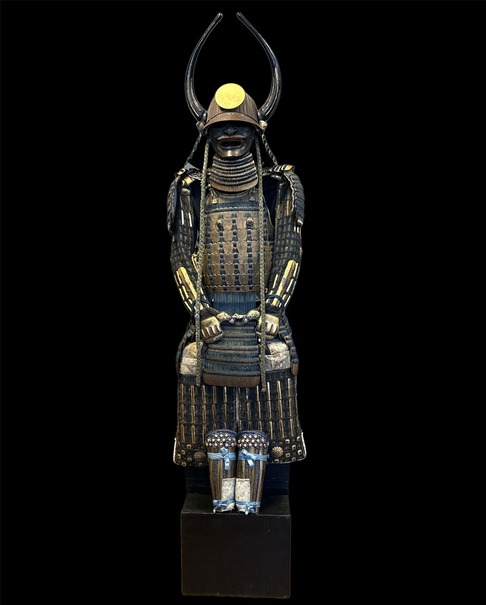 Edo Period Japanese Samurai Armor, Gold Gusoku (1 of 13)