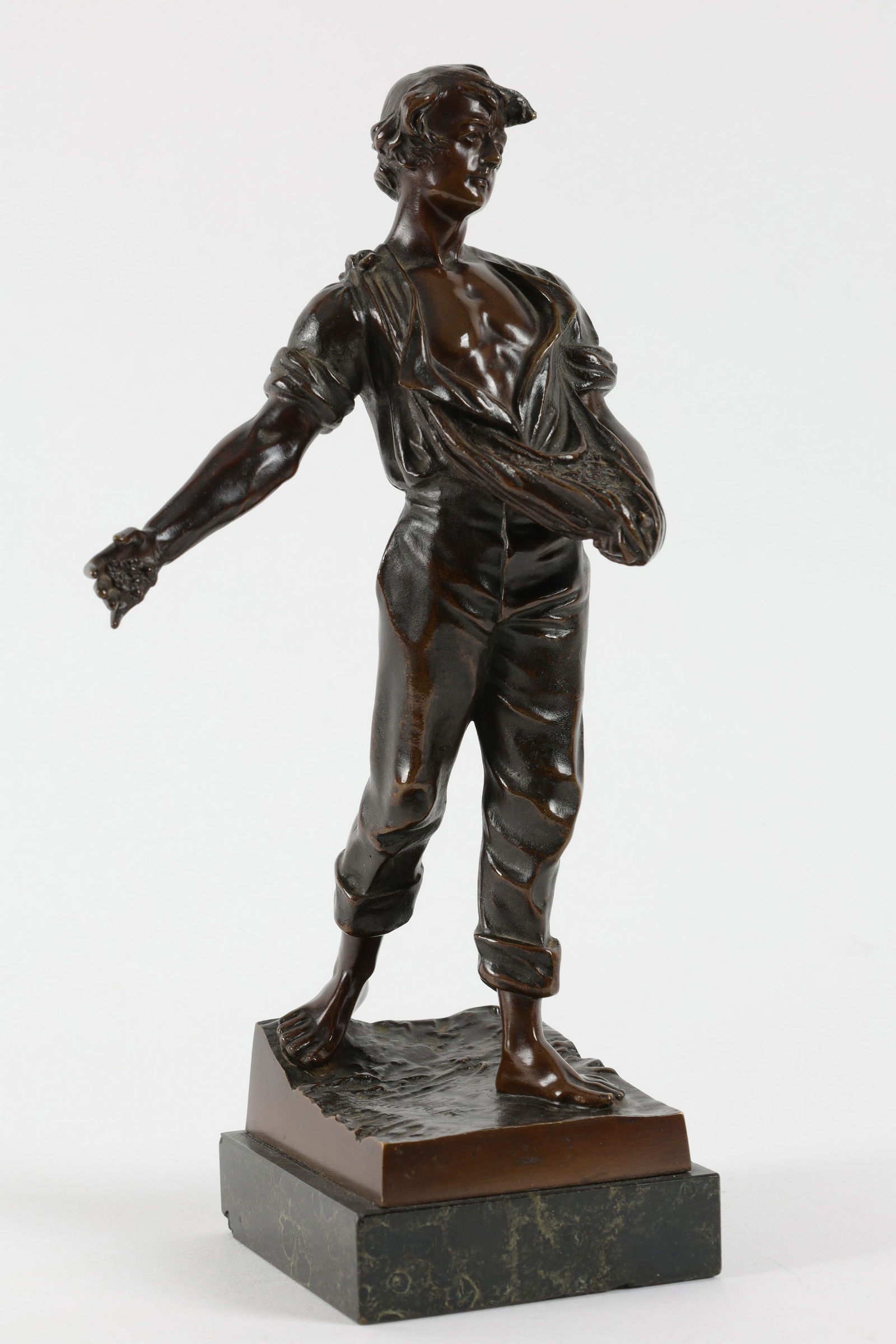 Bronze Farmer Sowing Fullborn, H. Gladenbeck Sohn (1 of 10)