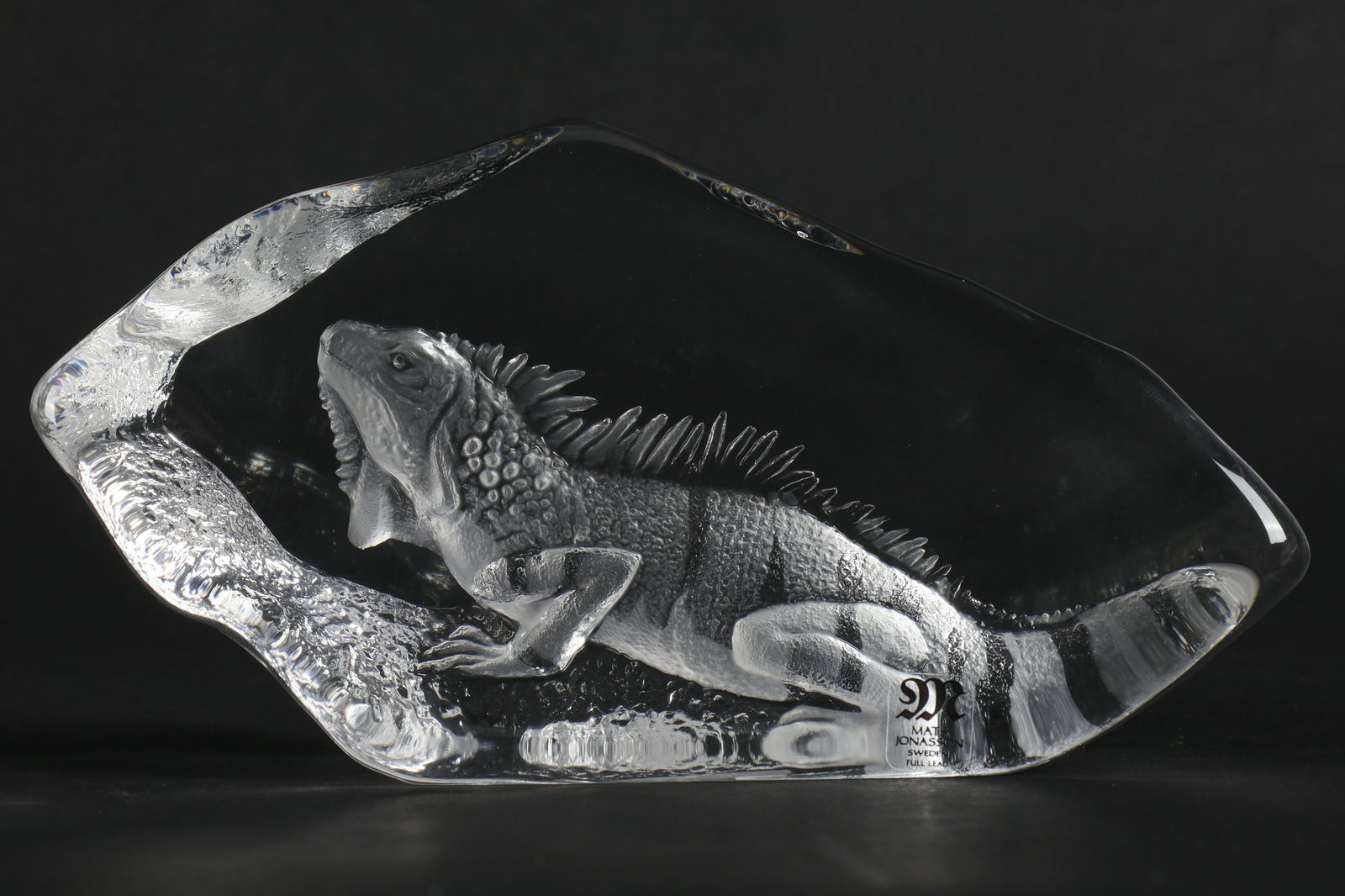 Mats Jonasson Sweden Crystal Iguana Paperweight (1 of 7)