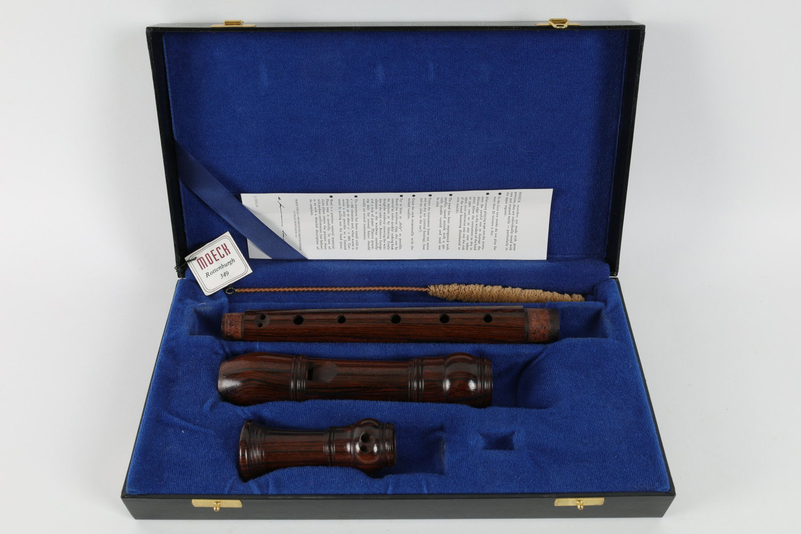 Moeck Rottenburg 349 Rosewood Alto Recorder: Moeck Rottenburg 349 Rosewood Baroque Tenor Recorder in Case. Recorder measures 18.5 inches L. Case measures 13 x 7 x 2.25 inches H.